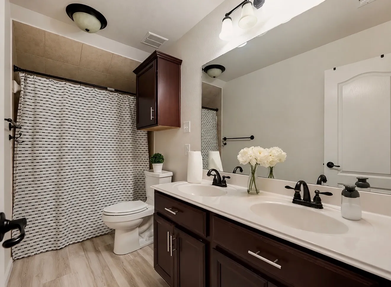 Single Family Residence For Sale in Tarrant County , 1705 Grand Meadows Drive, Keller, Texas 76248, 3 Bedroom, 2 Bathroom, 2 Garage spaces, 2,816 Sqft, built in 2009, mls#21409109, Real Estate Agent in Keller, Homes For Sale in Tarrant county, Homes For Sale in Keller, Realtor in Keller Texas, Real Estate Brokerage Independent Realty Texas, Luminita Cordes Realtor