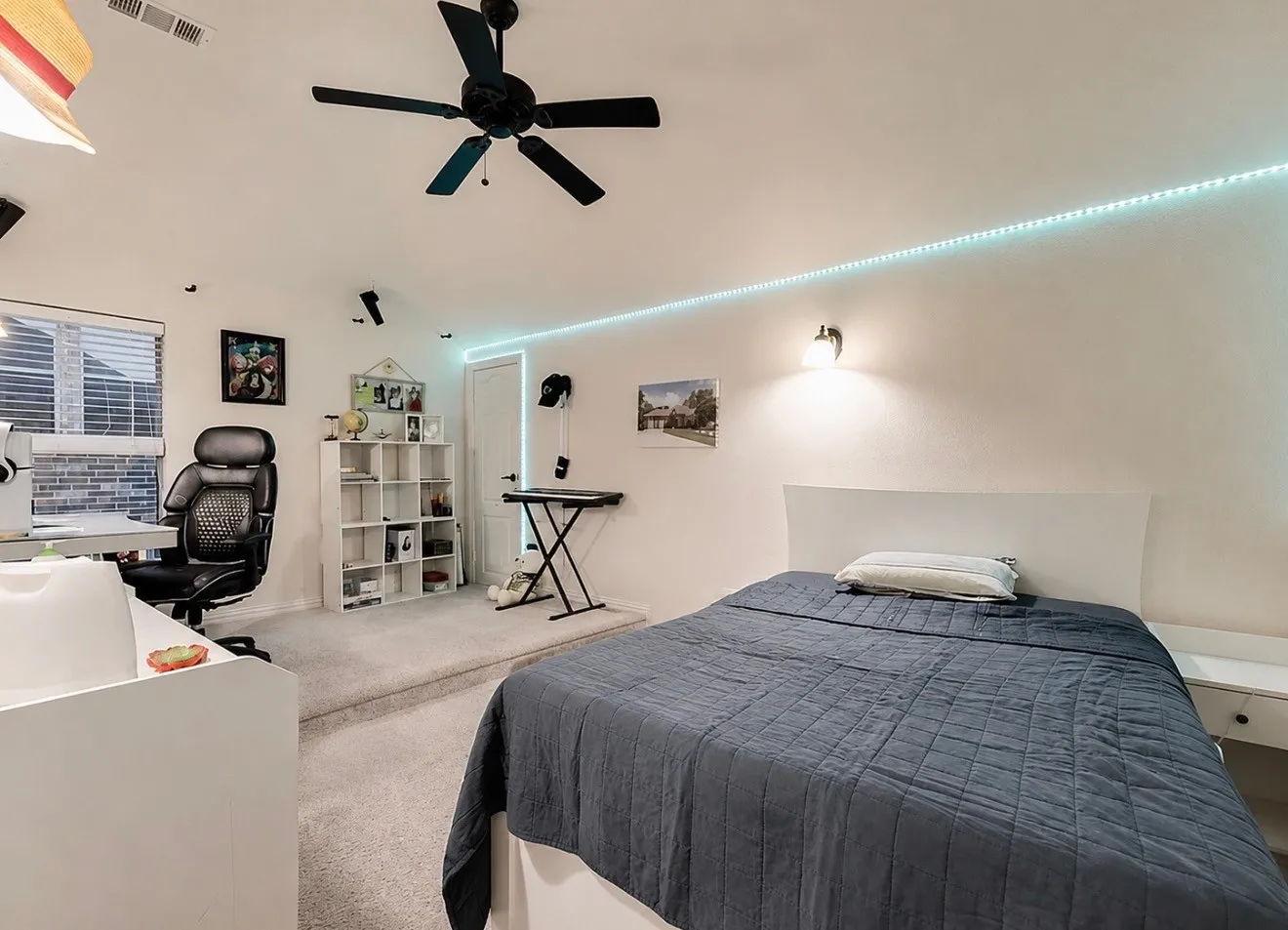 Single Family Residence For Sale in Tarrant County , 1705 Grand Meadows Drive, Keller, Texas 76248, 3 Bedroom, 2 Bathroom, 2 Garage spaces, 2,816 Sqft, built in 2009, mls#21409109, Real Estate Agent in Keller, Homes For Sale in Tarrant county, Homes For Sale in Keller, Realtor in Keller Texas, Real Estate Brokerage Independent Realty Texas, Luminita Cordes Realtor