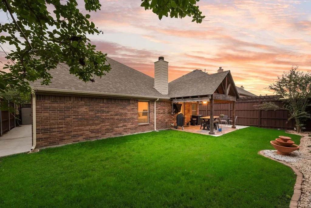 Single Family Residence For Sale in Tarrant County , 1705 Grand Meadows Drive, Keller, Texas 76248, 3 Bedroom, 2 Bathroom, 2 Garage spaces, 2,816 Sqft, built in 2009, mls#21409109, Real Estate Agent in Keller, Homes For Sale in Tarrant county, Homes For Sale in Keller, Realtor in Keller Texas, Real Estate Brokerage Independent Realty Texas, Luminita Cordes Realtor