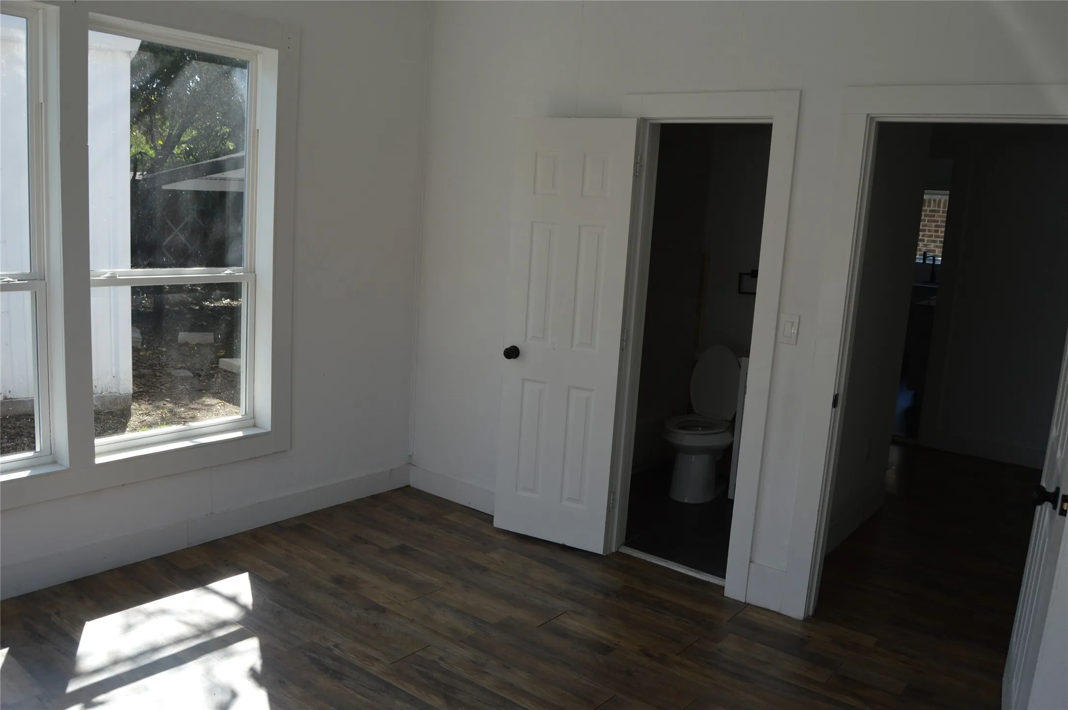 Single Family Residence For Rent in Hunt County , 1613 Jones Street, Greenville, Texas 75401, 3 Bedroom, 2 Bathroom, 2 Garage spaces, 1,346 Sqft, built in 1940, mls#21409116, Real Estate Agent in Greenville, Homes For Rent in Hunt county, Homes For Rent in Greenville, Realtor in Greenville Texas, Real Estate Brokerage Independent Realty Texas, Luminita Cordes Realtor