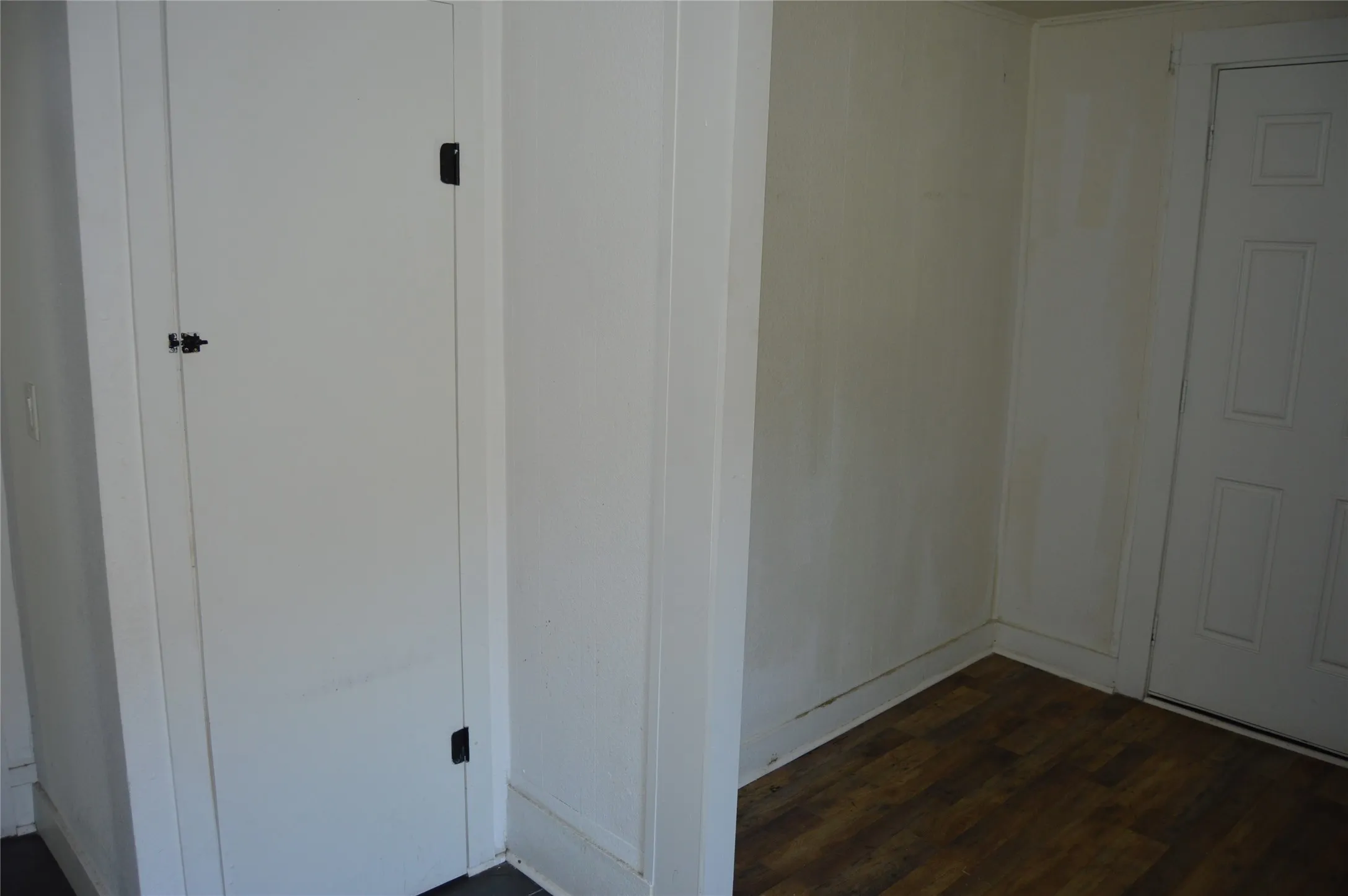 Single Family Residence For Rent in Hunt County , 1613 Jones Street, Greenville, Texas 75401, 3 Bedroom, 2 Bathroom, 2 Garage spaces, 1,346 Sqft, built in 1940, mls#21409116, Real Estate Agent in Greenville, Homes For Rent in Hunt county, Homes For Rent in Greenville, Realtor in Greenville Texas, Real Estate Brokerage Independent Realty Texas, Luminita Cordes Realtor