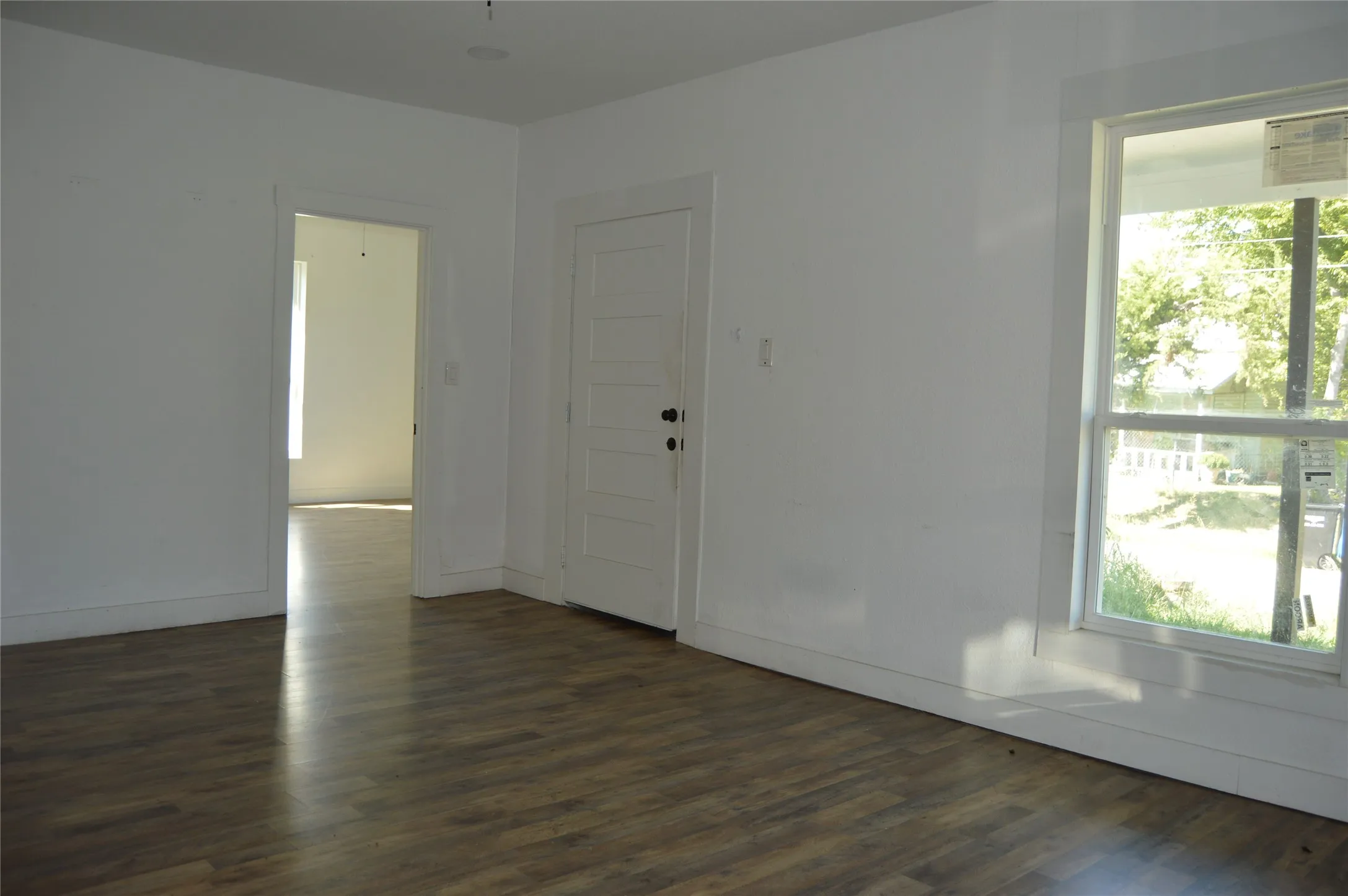 Single Family Residence For Rent in Hunt County , 1613 Jones Street, Greenville, Texas 75401, 3 Bedroom, 2 Bathroom, 2 Garage spaces, 1,346 Sqft, built in 1940, mls#21409116, Real Estate Agent in Greenville, Homes For Rent in Hunt county, Homes For Rent in Greenville, Realtor in Greenville Texas, Real Estate Brokerage Independent Realty Texas, Luminita Cordes Realtor