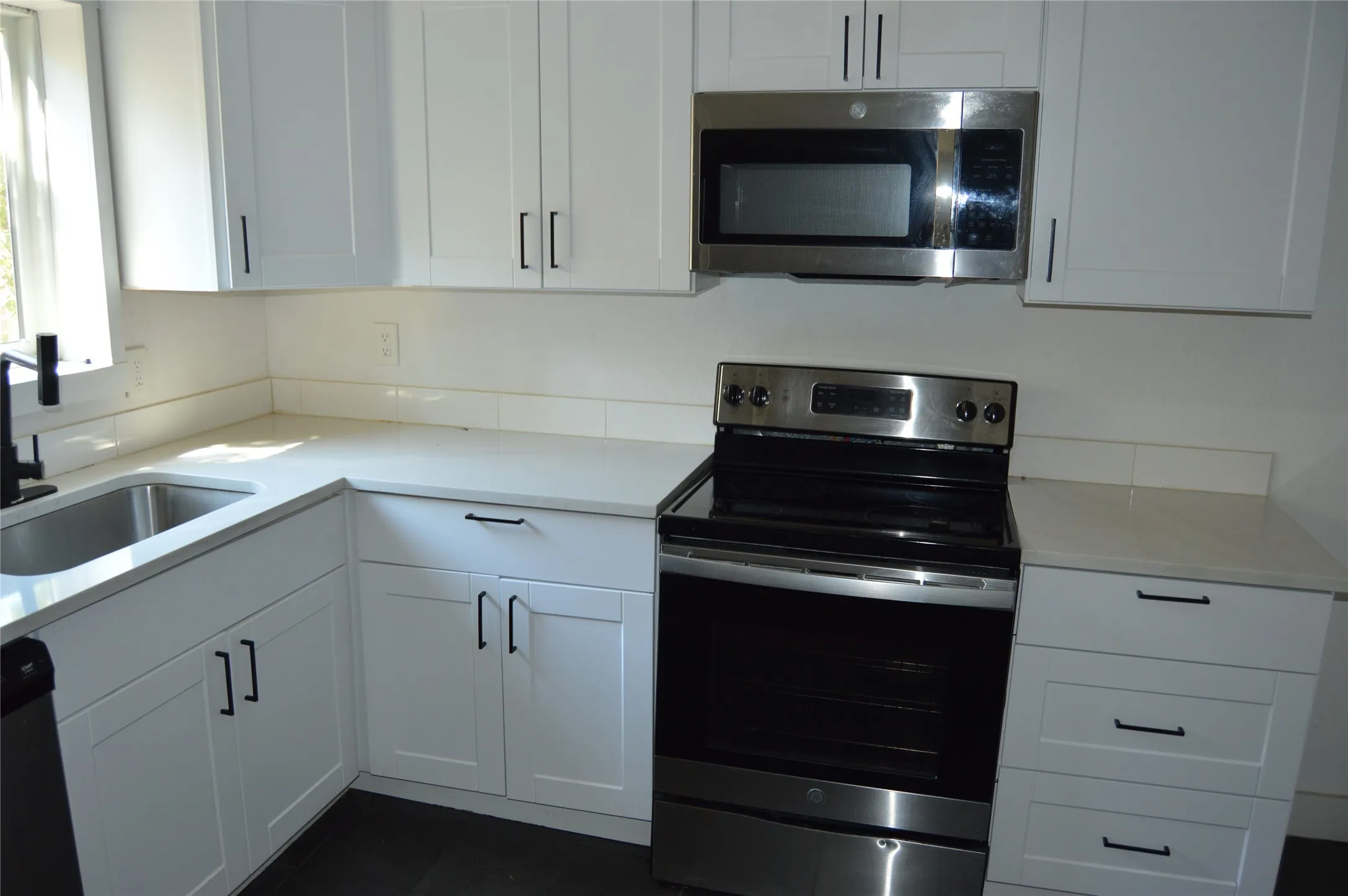 Single Family Residence For Rent in Hunt County , 1613 Jones Street, Greenville, Texas 75401, 3 Bedroom, 2 Bathroom, 2 Garage spaces, 1,346 Sqft, built in 1940, mls#21409116, Real Estate Agent in Greenville, Homes For Rent in Hunt county, Homes For Rent in Greenville, Realtor in Greenville Texas, Real Estate Brokerage Independent Realty Texas, Luminita Cordes Realtor