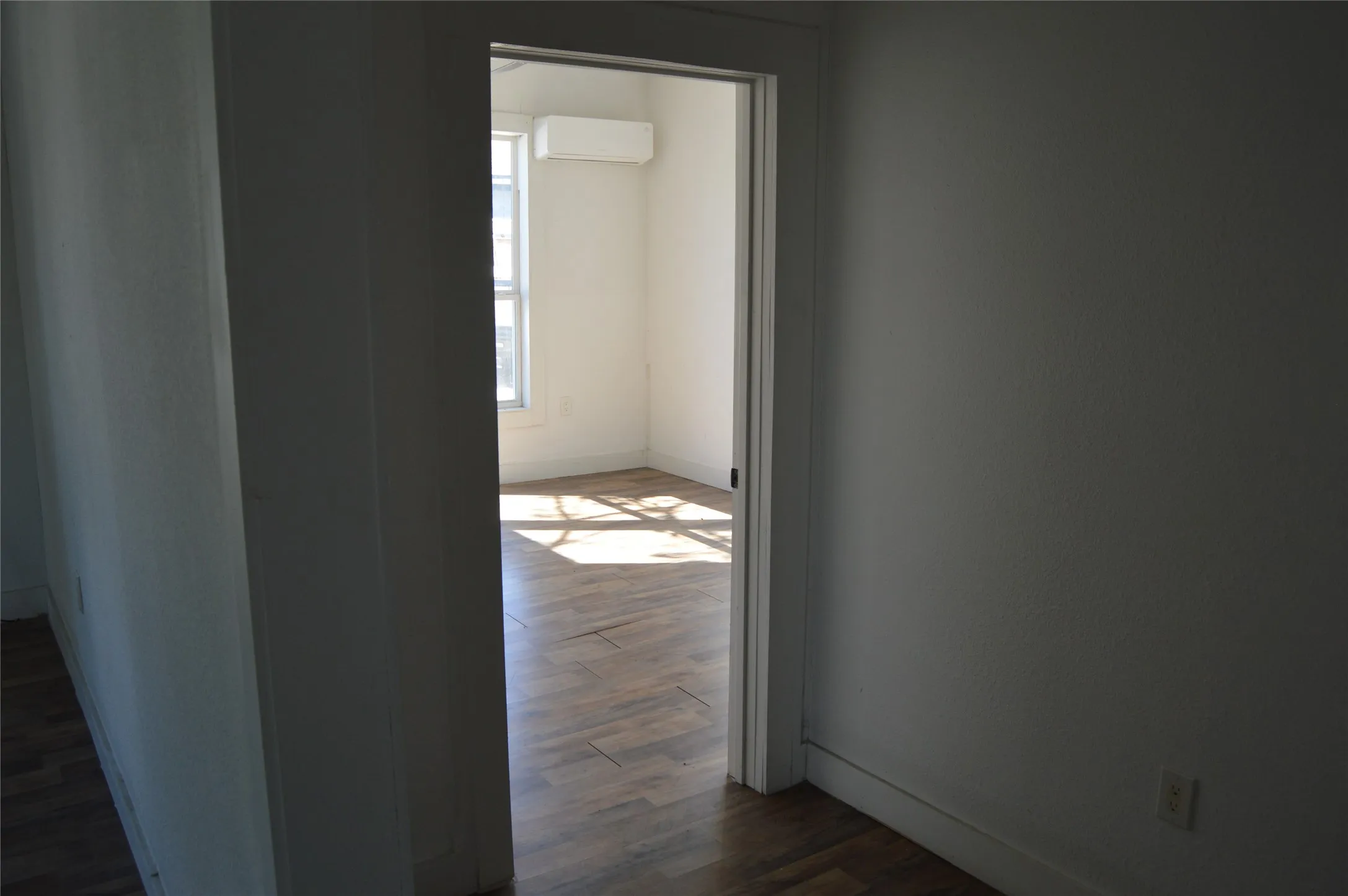 Single Family Residence For Rent in Hunt County , 1613 Jones Street, Greenville, Texas 75401, 3 Bedroom, 2 Bathroom, 2 Garage spaces, 1,346 Sqft, built in 1940, mls#21409116, Real Estate Agent in Greenville, Homes For Rent in Hunt county, Homes For Rent in Greenville, Realtor in Greenville Texas, Real Estate Brokerage Independent Realty Texas, Luminita Cordes Realtor