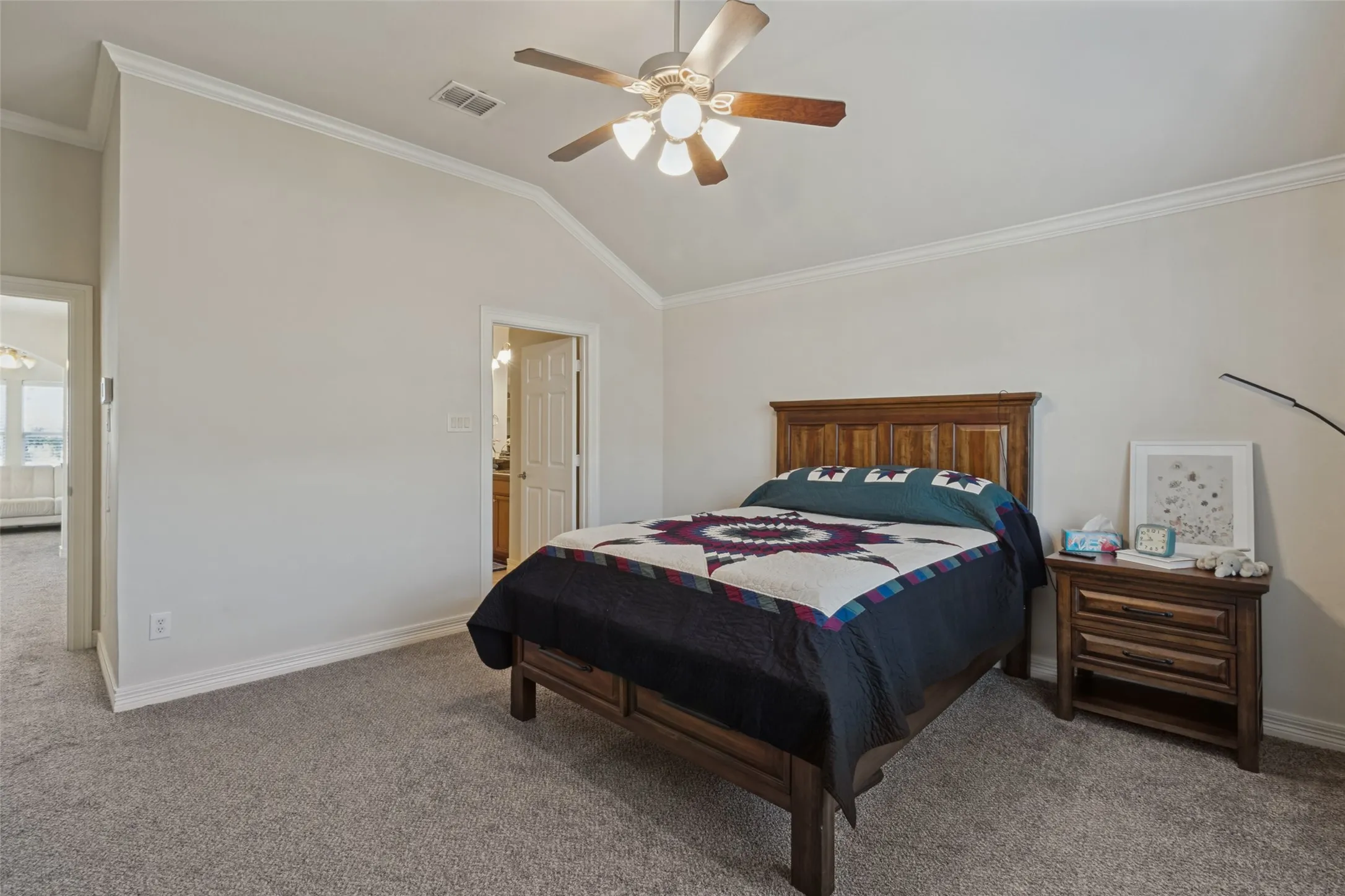 Townhouse For Sale in Dallas County , 3704 Wycliff Avenue 7, Dallas, Texas 75219, 2 Bedroom, 3 Bathroom, 2 Garage spaces, 2,080 Sqft, built in 2006, mls#21407636, Real Estate Agent in Dallas, Homes For Sale in Dallas county, Homes For Sale in Dallas, Realtor in Dallas Texas, Real Estate Brokerage Independent Realty Texas, Luminita Cordes Realtor