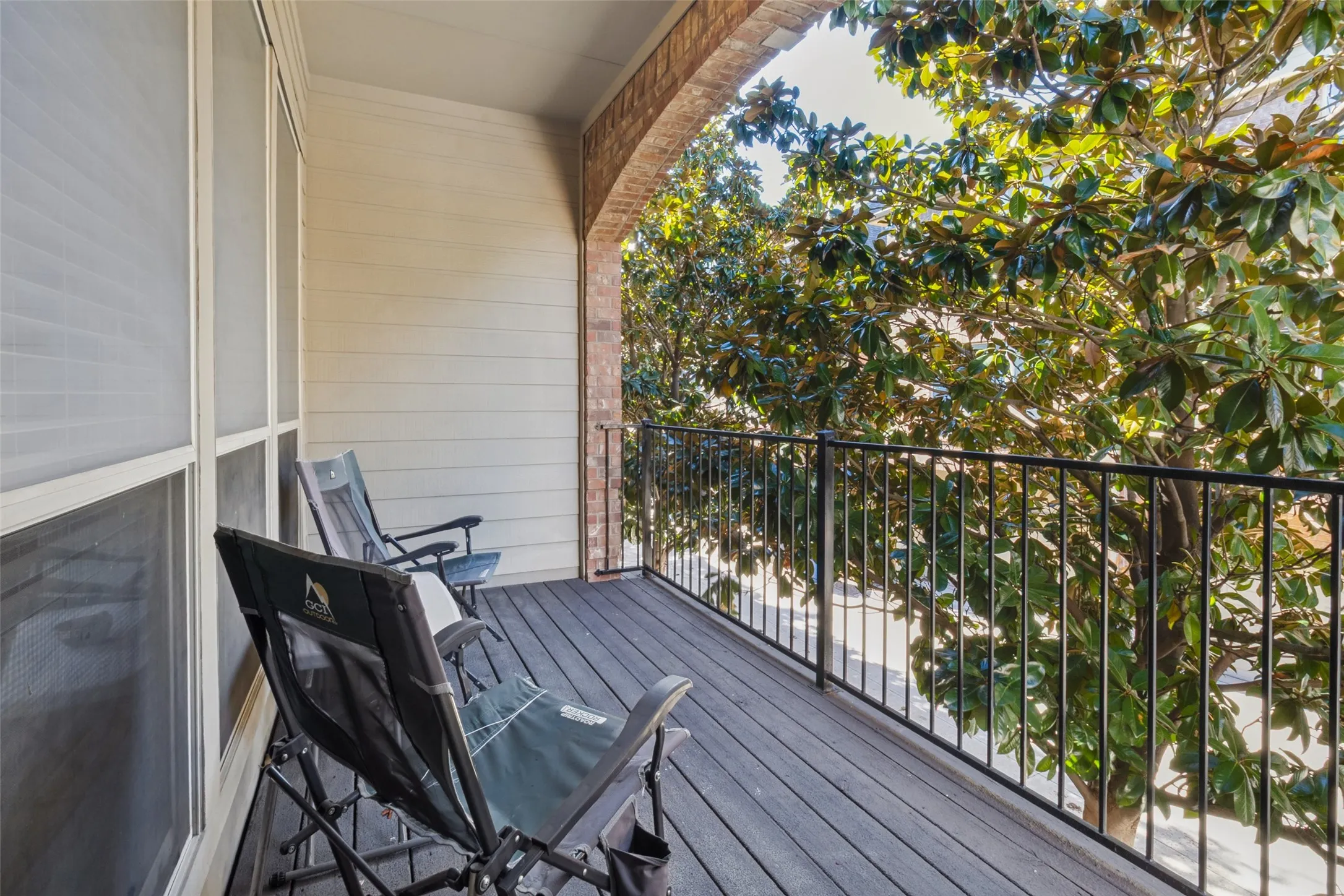 Townhouse For Sale in Dallas County , 3704 Wycliff Avenue 7, Dallas, Texas 75219, 2 Bedroom, 3 Bathroom, 2 Garage spaces, 2,080 Sqft, built in 2006, mls#21407636, Real Estate Agent in Dallas, Homes For Sale in Dallas county, Homes For Sale in Dallas, Realtor in Dallas Texas, Real Estate Brokerage Independent Realty Texas, Luminita Cordes Realtor