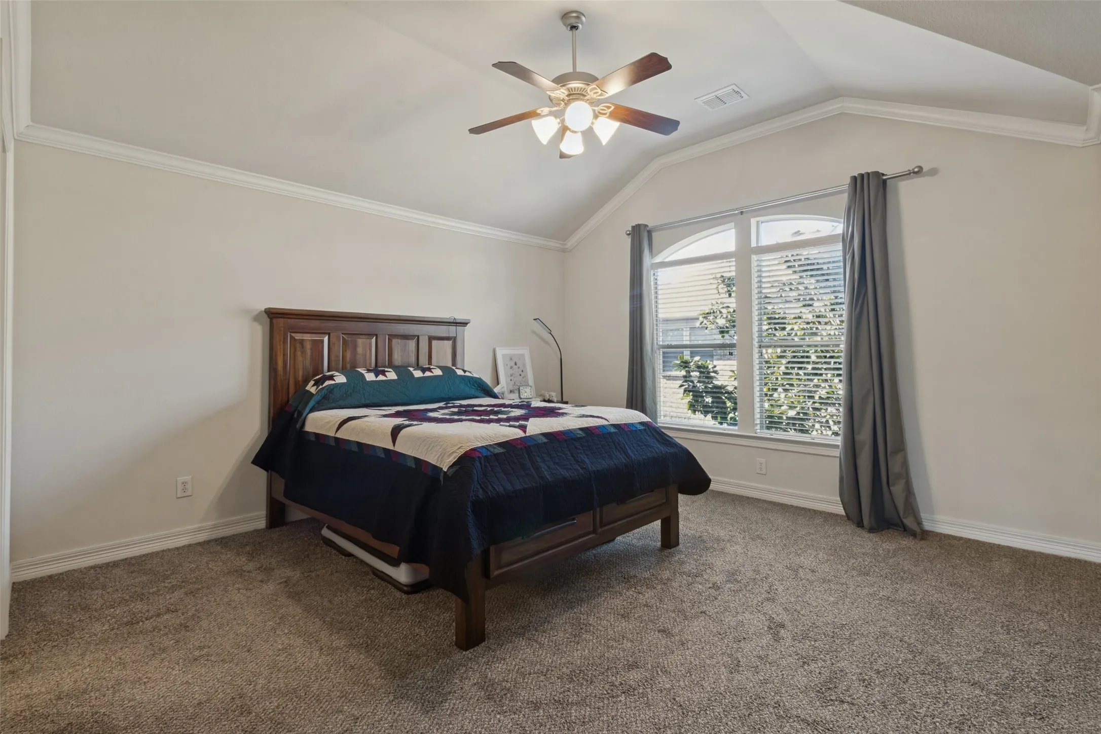 Townhouse For Sale in Dallas County , 3704 Wycliff Avenue 7, Dallas, Texas 75219, 2 Bedroom, 3 Bathroom, 2 Garage spaces, 2,080 Sqft, built in 2006, mls#21407636, Real Estate Agent in Dallas, Homes For Sale in Dallas county, Homes For Sale in Dallas, Realtor in Dallas Texas, Real Estate Brokerage Independent Realty Texas, Luminita Cordes Realtor