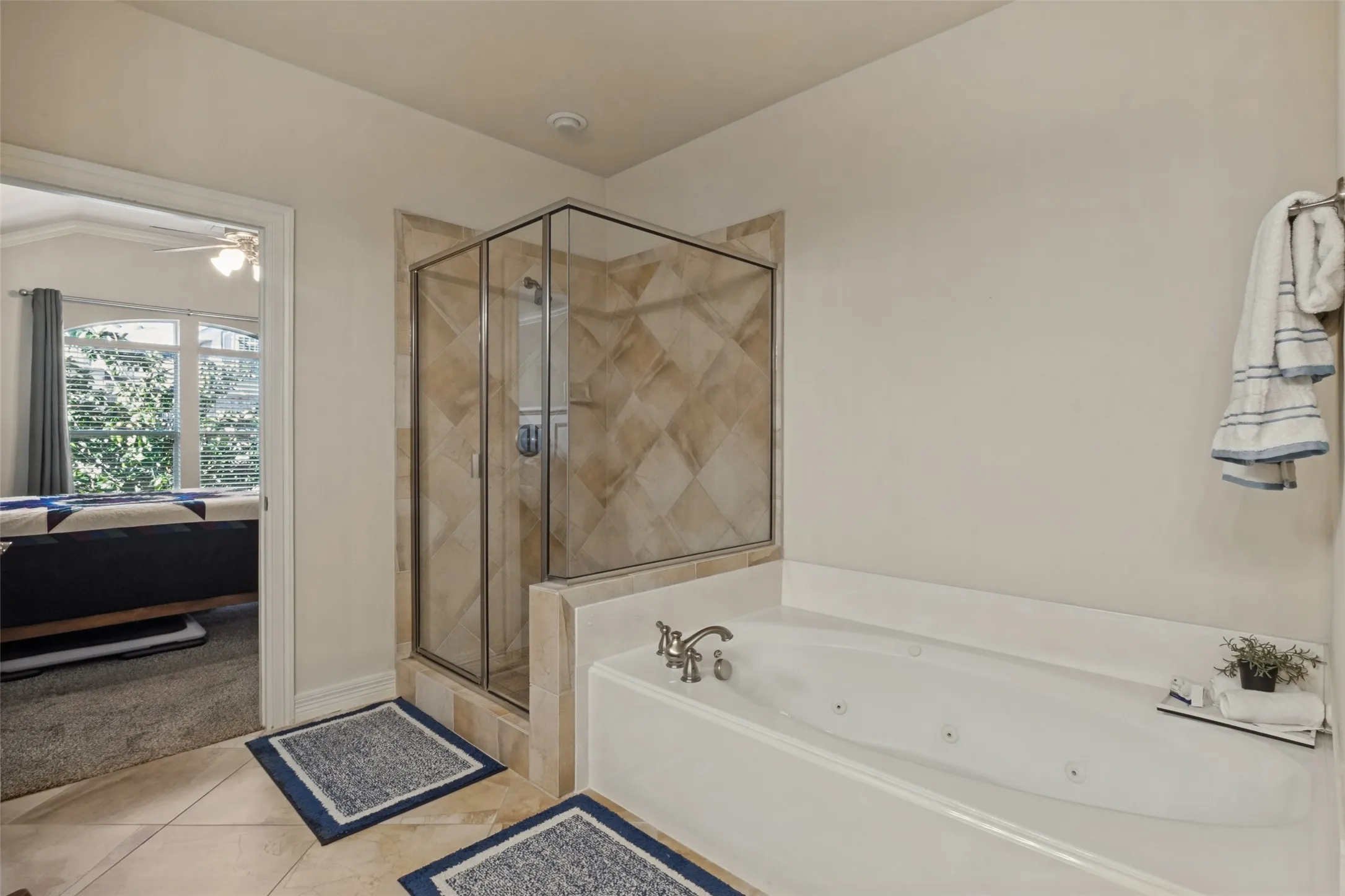 Townhouse For Sale in Dallas County , 3704 Wycliff Avenue 7, Dallas, Texas 75219, 2 Bedroom, 3 Bathroom, 2 Garage spaces, 2,080 Sqft, built in 2006, mls#21407636, Real Estate Agent in Dallas, Homes For Sale in Dallas county, Homes For Sale in Dallas, Realtor in Dallas Texas, Real Estate Brokerage Independent Realty Texas, Luminita Cordes Realtor