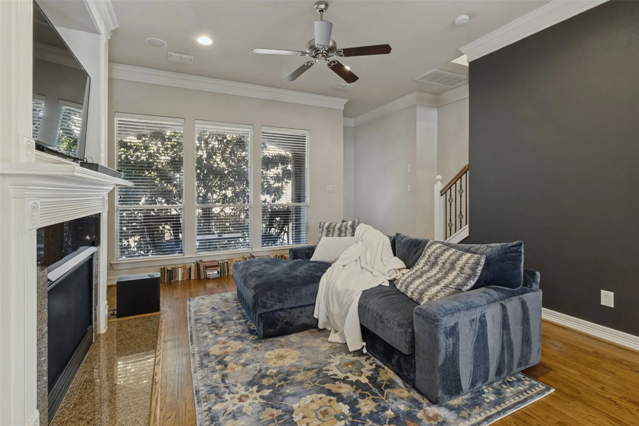 Townhouse For Sale in Dallas County , 3704 Wycliff Avenue 7, Dallas, Texas 75219, 2 Bedroom, 3 Bathroom, 2 Garage spaces, 2,080 Sqft, built in 2006, mls#21407636, Real Estate Agent in Dallas, Homes For Sale in Dallas county, Homes For Sale in Dallas, Realtor in Dallas Texas, Real Estate Brokerage Independent Realty Texas, Luminita Cordes Realtor
