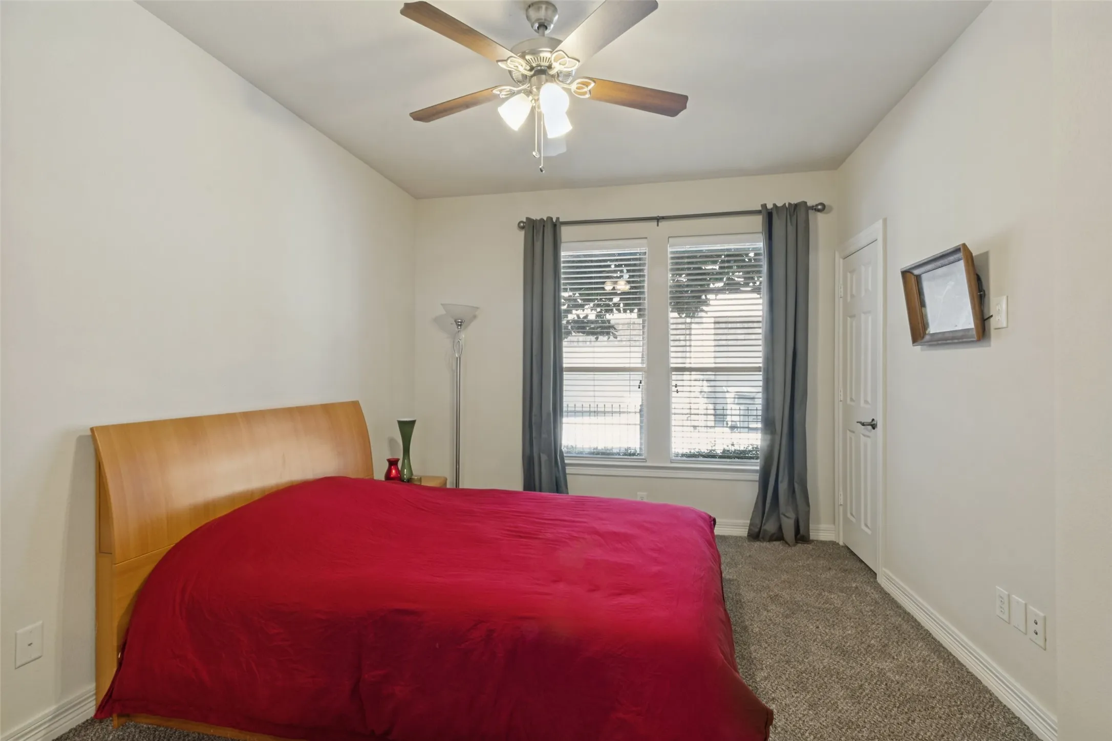 Townhouse For Sale in Dallas County , 3704 Wycliff Avenue 7, Dallas, Texas 75219, 2 Bedroom, 3 Bathroom, 2 Garage spaces, 2,080 Sqft, built in 2006, mls#21407636, Real Estate Agent in Dallas, Homes For Sale in Dallas county, Homes For Sale in Dallas, Realtor in Dallas Texas, Real Estate Brokerage Independent Realty Texas, Luminita Cordes Realtor