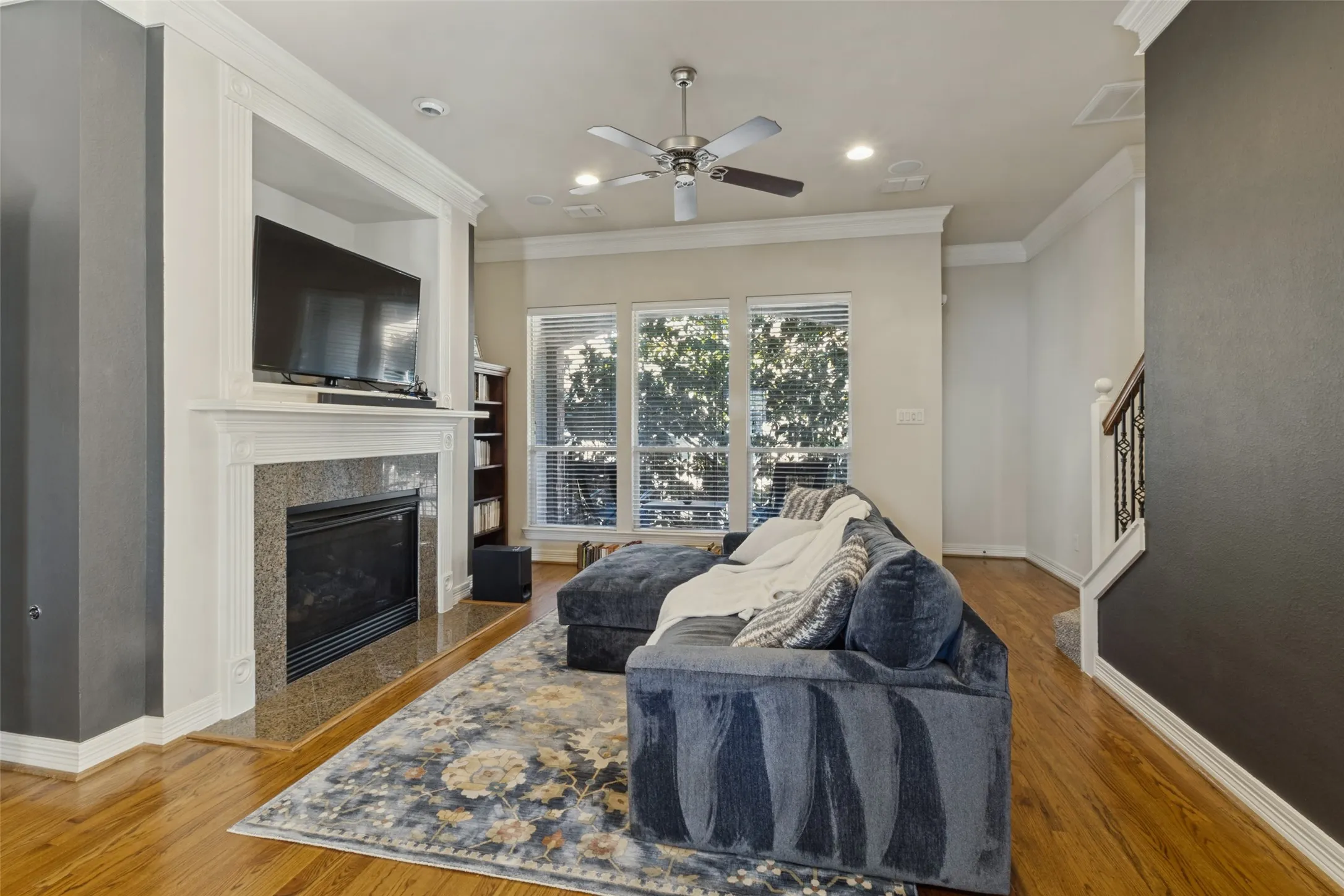 Townhouse For Sale in Dallas County , 3704 Wycliff Avenue 7, Dallas, Texas 75219, 2 Bedroom, 3 Bathroom, 2 Garage spaces, 2,080 Sqft, built in 2006, mls#21407636, Real Estate Agent in Dallas, Homes For Sale in Dallas county, Homes For Sale in Dallas, Realtor in Dallas Texas, Real Estate Brokerage Independent Realty Texas, Luminita Cordes Realtor