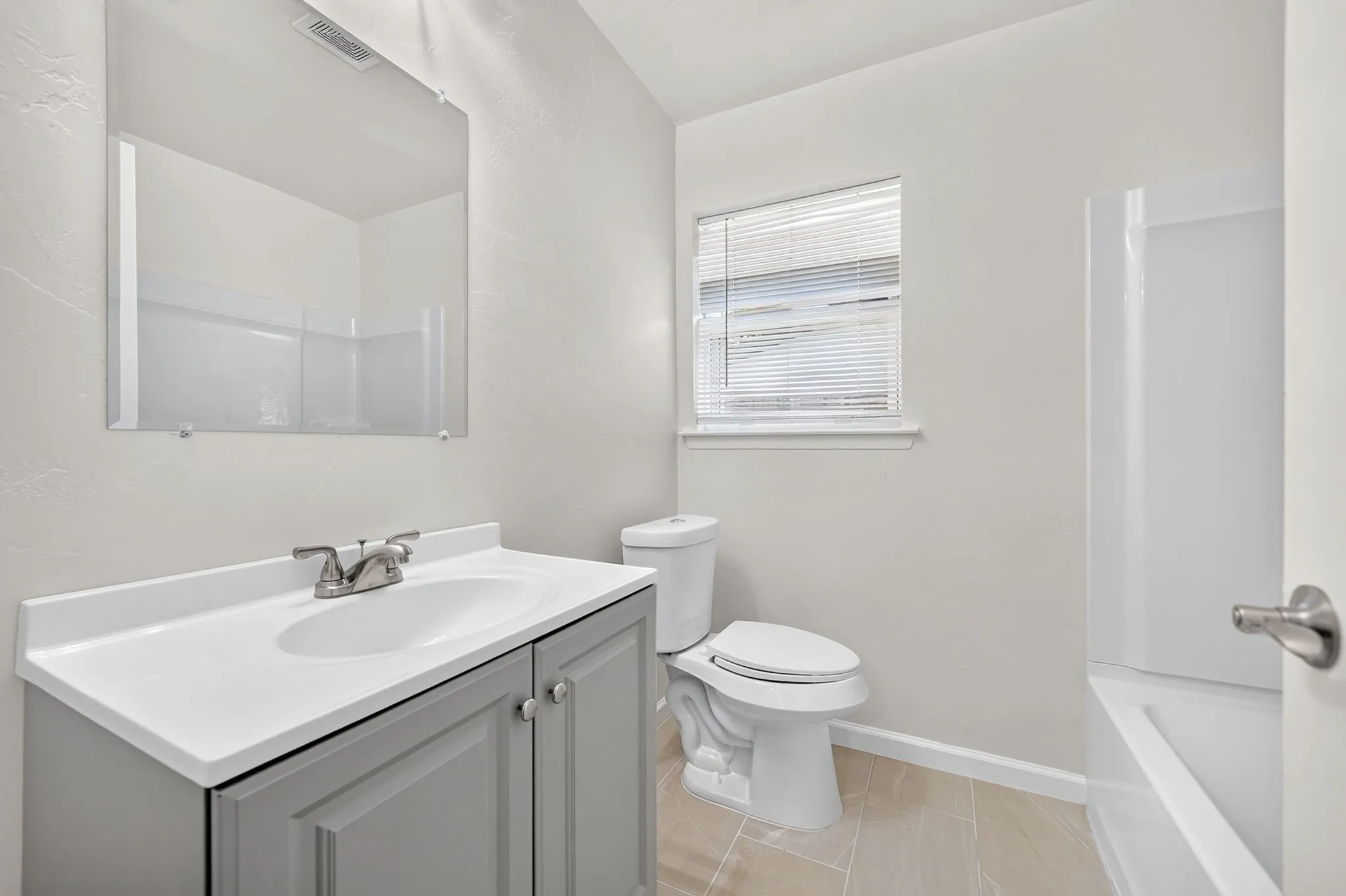 Single Family Residence For Sale in Denton County , 2127 Versailles Drive, Carrollton, Texas 75007, 3 Bedroom, 2 Bathroom, 2 Garage spaces, 1,288 Sqft, built in 1969, mls#21409123, Real Estate Agent in Carrollton, Homes For Sale in Denton county, Homes For Sale in Carrollton, Realtor in Carrollton Texas, Real Estate Brokerage Independent Realty Texas, Luminita Cordes Realtor