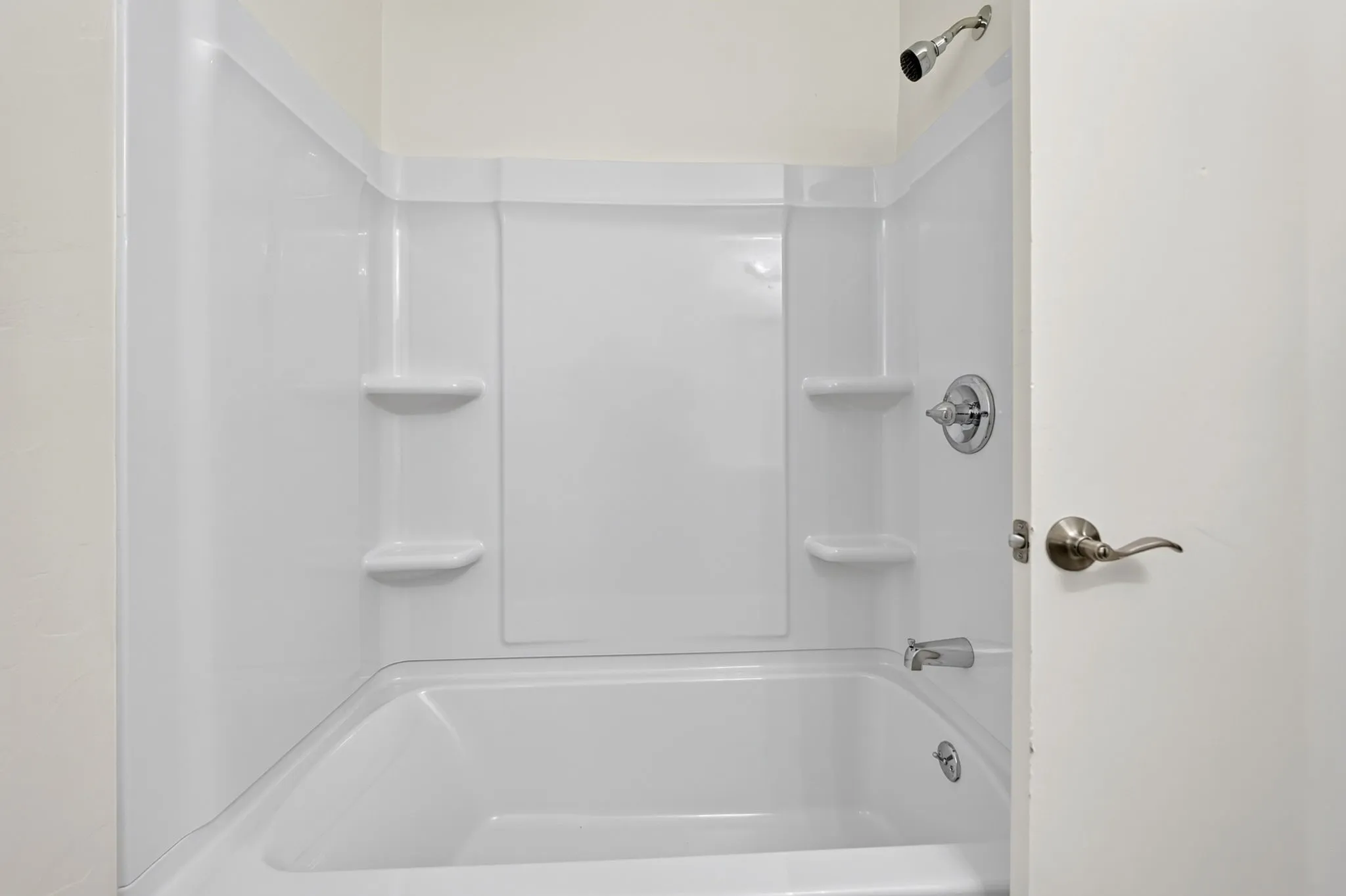 Single Family Residence For Sale in Denton County , 2127 Versailles Drive, Carrollton, Texas 75007, 3 Bedroom, 2 Bathroom, 2 Garage spaces, 1,288 Sqft, built in 1969, mls#21409123, Real Estate Agent in Carrollton, Homes For Sale in Denton county, Homes For Sale in Carrollton, Realtor in Carrollton Texas, Real Estate Brokerage Independent Realty Texas, Luminita Cordes Realtor
