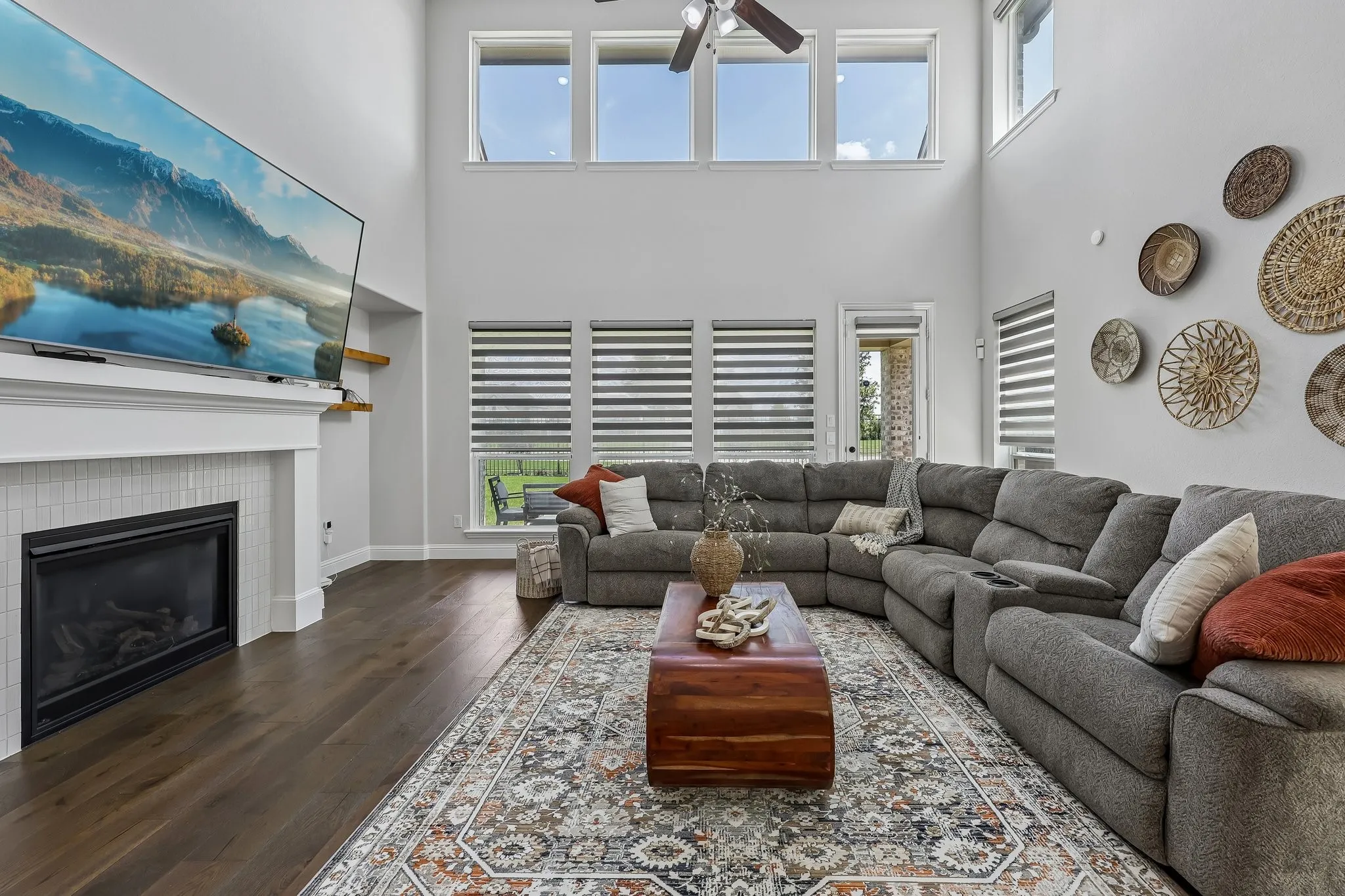 Single Family Residence For Rent in Collin County , 2351 Glen Heather Lane, Prosper, Texas 75078, 5 Bedroom, 5 Bathroom, 2 Garage spaces, 3,918 Sqft, built in 2022, mls#21409127, Real Estate Agent in Prosper, Homes For Rent in Collin county, Homes For Rent in Prosper, Realtor in Prosper Texas, Real Estate Brokerage Independent Realty Texas, Luminita Cordes Realtor