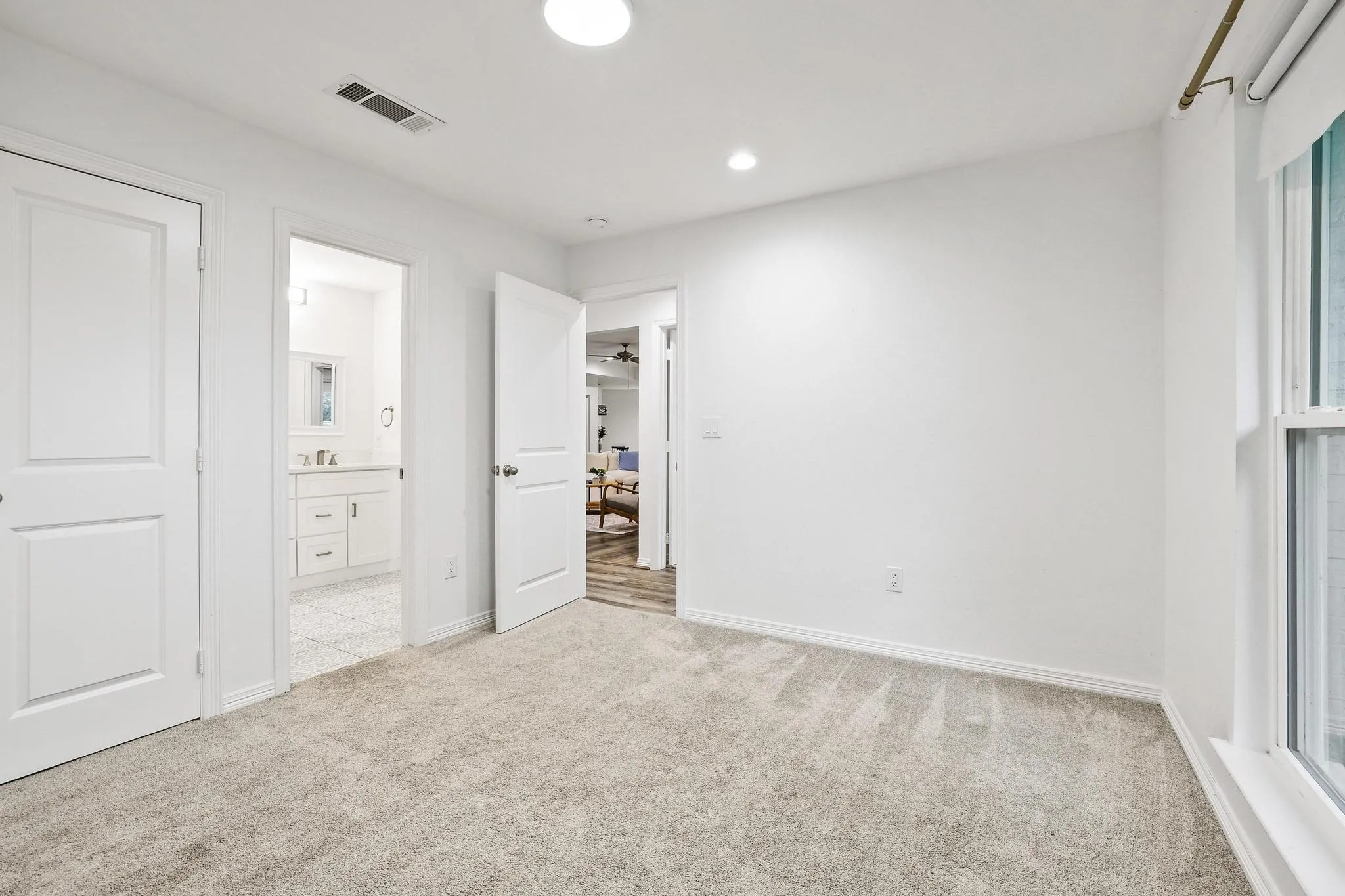 Bedroom 2 with walk-in closet, ensuite bathroom