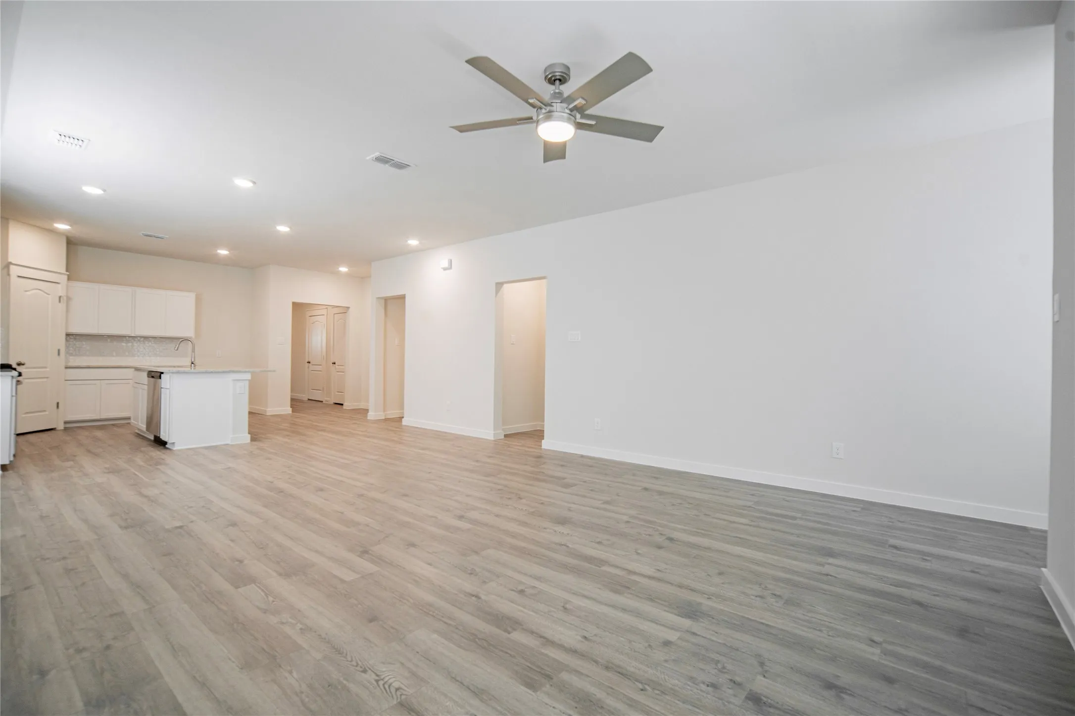 Single Family Residence For Rent in Collin County , 3108 Beau Daniel Drive, Royse City, Texas 75189, 5 Bedroom, 3 Bathroom, 2 Garage spaces, 2,126 Sqft, built in 2023, mls#21409135, Real Estate Agent in Royse City, Homes For Rent in Collin county, Homes For Rent in Royse City, Realtor in Royse City Texas, Real Estate Brokerage Independent Realty Texas, Luminita Cordes Realtor