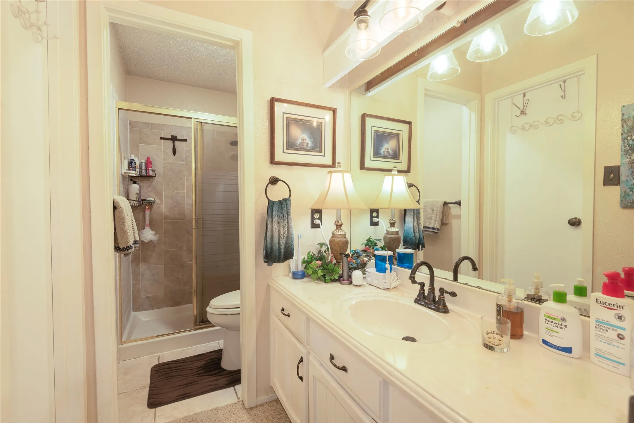 Single Family Residence For Sale in Dallas County , 1909 Linda Lane, Richardson, Texas 75081, 3 Bedroom, 2 Bathroom, 2 Garage spaces, 1,820 Sqft, built in 1977, mls#21409141, Real Estate Agent in Richardson, Homes For Sale in Dallas county, Homes For Sale in Richardson, Realtor in Richardson Texas, Real Estate Brokerage Independent Realty Texas, Luminita Cordes Realtor