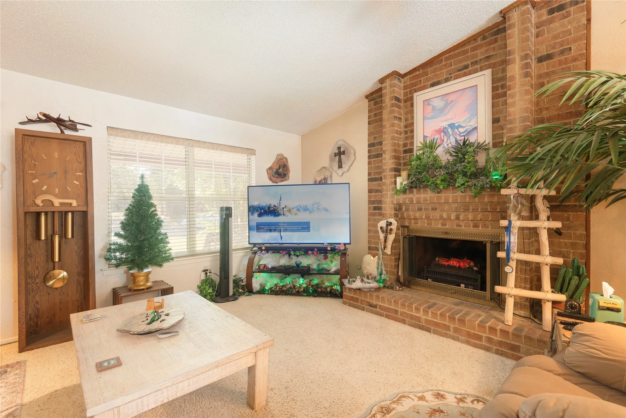 Single Family Residence For Sale in Dallas County , 1909 Linda Lane, Richardson, Texas 75081, 3 Bedroom, 2 Bathroom, 2 Garage spaces, 1,820 Sqft, built in 1977, mls#21409141, Real Estate Agent in Richardson, Homes For Sale in Dallas county, Homes For Sale in Richardson, Realtor in Richardson Texas, Real Estate Brokerage Independent Realty Texas, Luminita Cordes Realtor