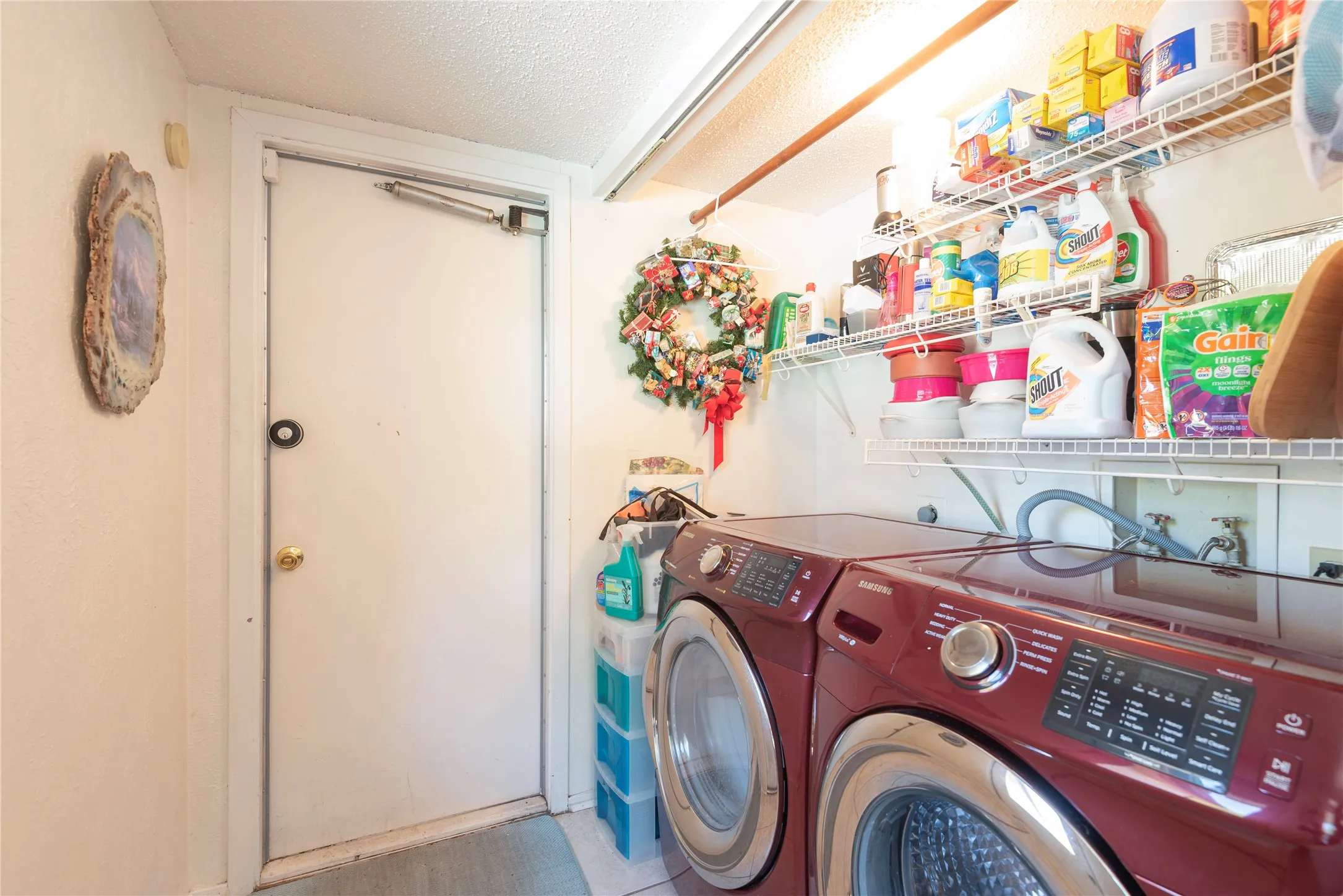 Single Family Residence For Sale in Dallas County , 1909 Linda Lane, Richardson, Texas 75081, 3 Bedroom, 2 Bathroom, 2 Garage spaces, 1,820 Sqft, built in 1977, mls#21409141, Real Estate Agent in Richardson, Homes For Sale in Dallas county, Homes For Sale in Richardson, Realtor in Richardson Texas, Real Estate Brokerage Independent Realty Texas, Luminita Cordes Realtor