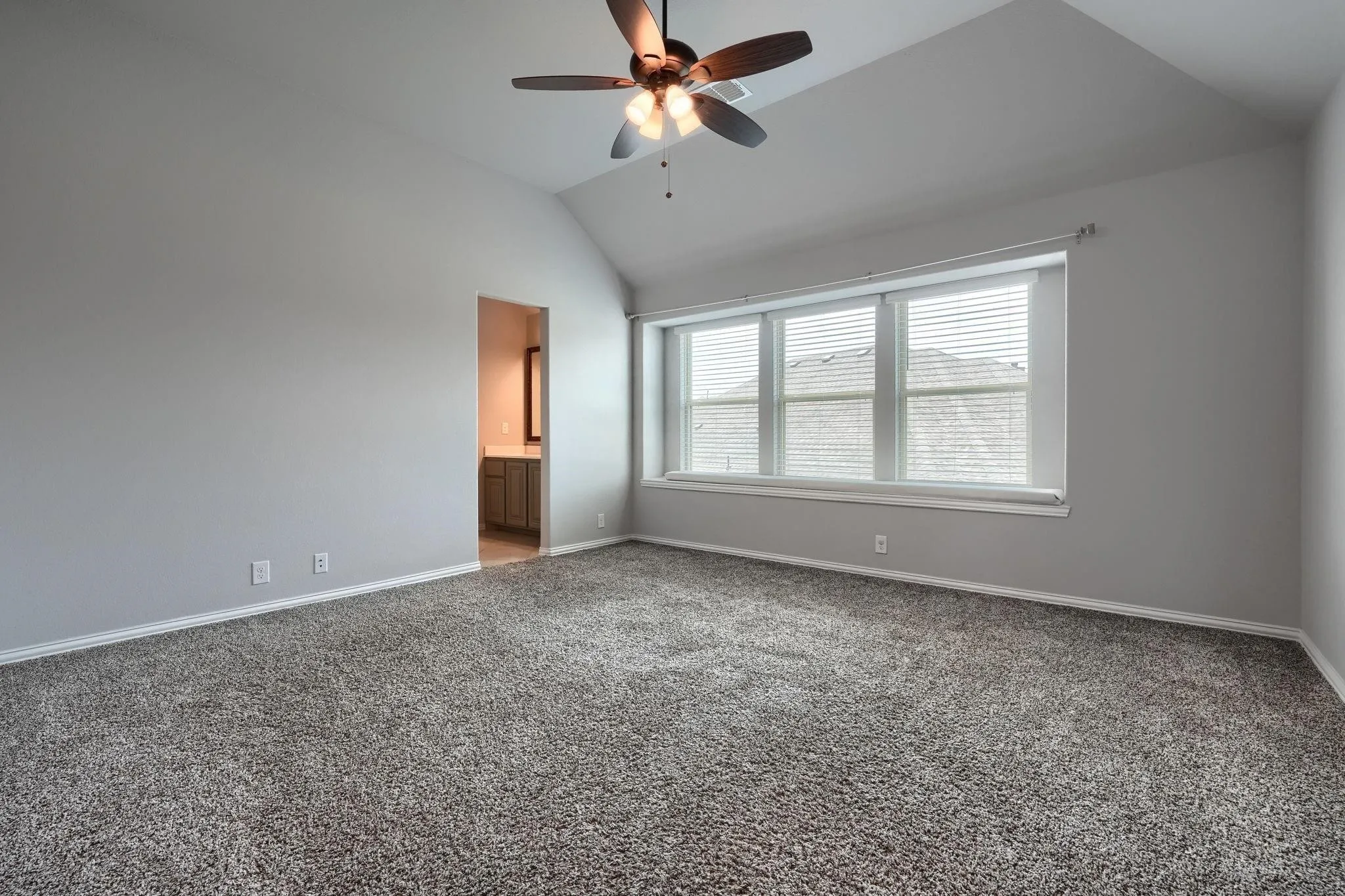 Single Family Residence For Rent in Denton County , 1100 Misty Ridge Drive, Justin, Texas 76247, 5 Bedroom, 4 Bathroom, 2 Garage spaces, 3,268 Sqft, built in 2020, mls#21409021, Real Estate Agent in Justin, Homes For Rent in Denton county, Homes For Rent in Justin, Realtor in Justin Texas, Real Estate Brokerage Independent Realty Texas, Luminita Cordes Realtor