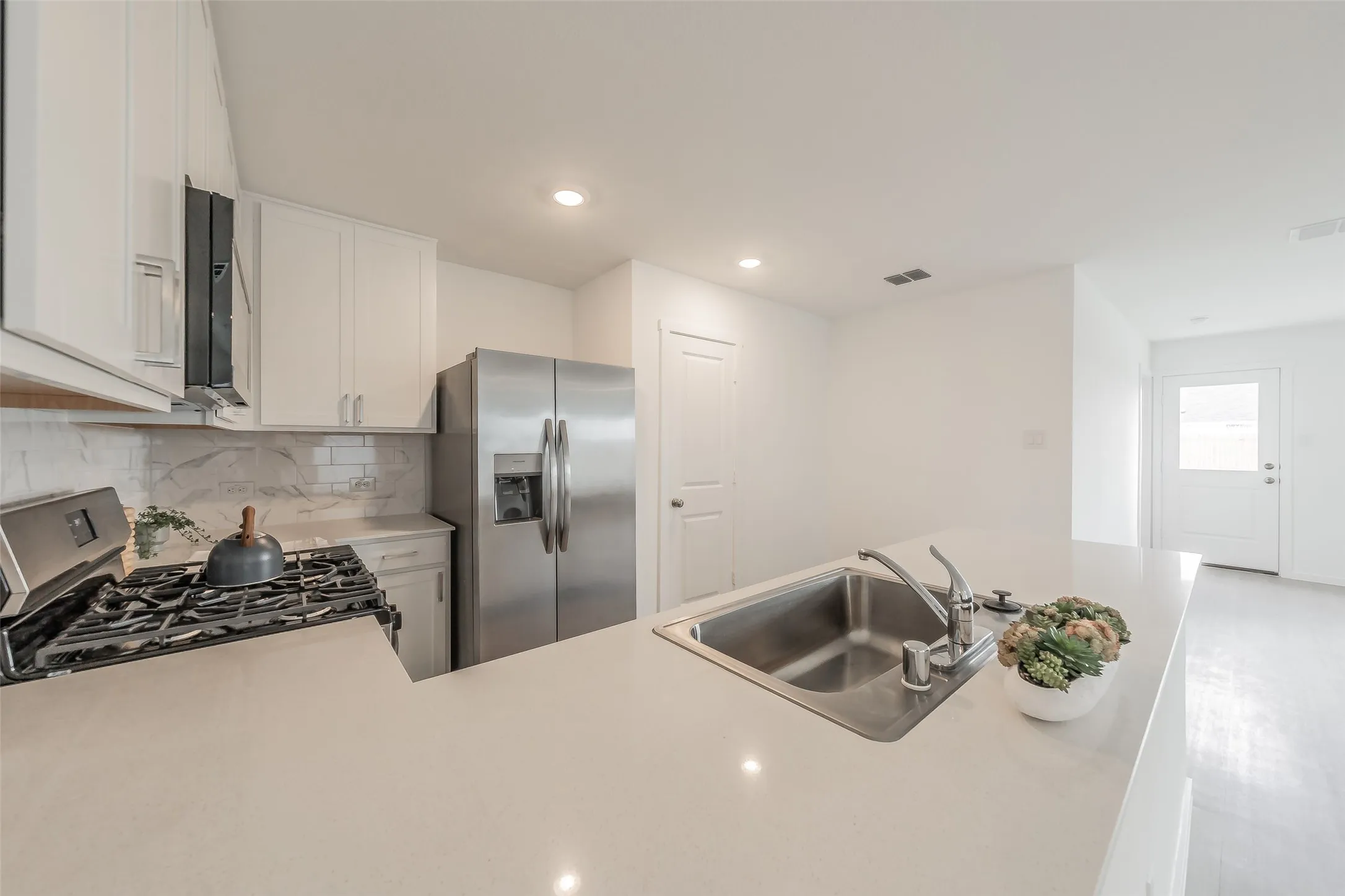 Single Family Residence For Rent in Tarrant County , 3013 Tooley Drive, Fort Worth, Texas 76179, 4 Bedroom, 2 Bathroom, 2 Garage spaces, 1,667 Sqft, built in 2026, mls#21408311, Real Estate Agent in Fort Worth, Homes For Rent in Tarrant county, Homes For Rent in Fort Worth, Realtor in Fort Worth Texas, Real Estate Brokerage Independent Realty Texas, Luminita Cordes Realtor