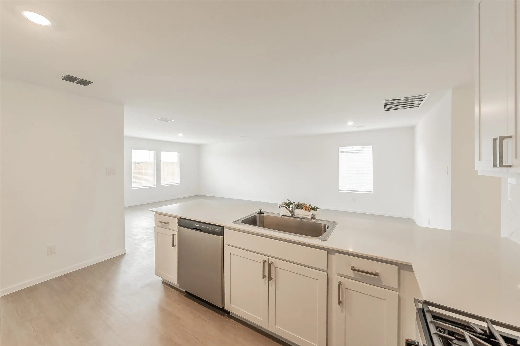 Single Family Residence For Rent in Tarrant County , 3013 Tooley Drive, Fort Worth, Texas 76179, 4 Bedroom, 2 Bathroom, 2 Garage spaces, 1,667 Sqft, built in 2026, mls#21408311, Real Estate Agent in Fort Worth, Homes For Rent in Tarrant county, Homes For Rent in Fort Worth, Realtor in Fort Worth Texas, Real Estate Brokerage Independent Realty Texas, Luminita Cordes Realtor