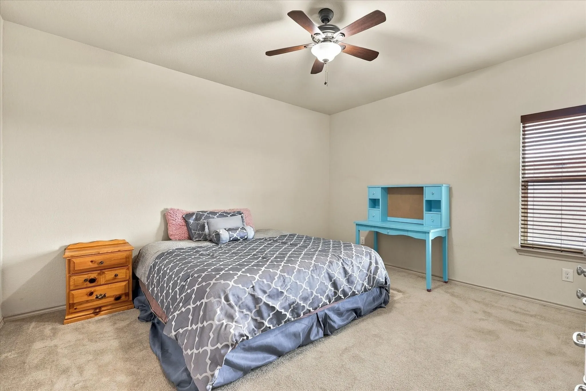 Single Family Residence For Sale in Denton County , 3132 Buckthorn Lane, Denton, Texas 76226, 4 Bedroom, 3 Bathroom, 2 Garage spaces, 3,003 Sqft, built in 2013, mls#21409143, Real Estate Agent in Denton, Homes For Sale in Denton county, Homes For Sale in Denton, Realtor in Denton Texas, Real Estate Brokerage Independent Realty Texas, Luminita Cordes Realtor