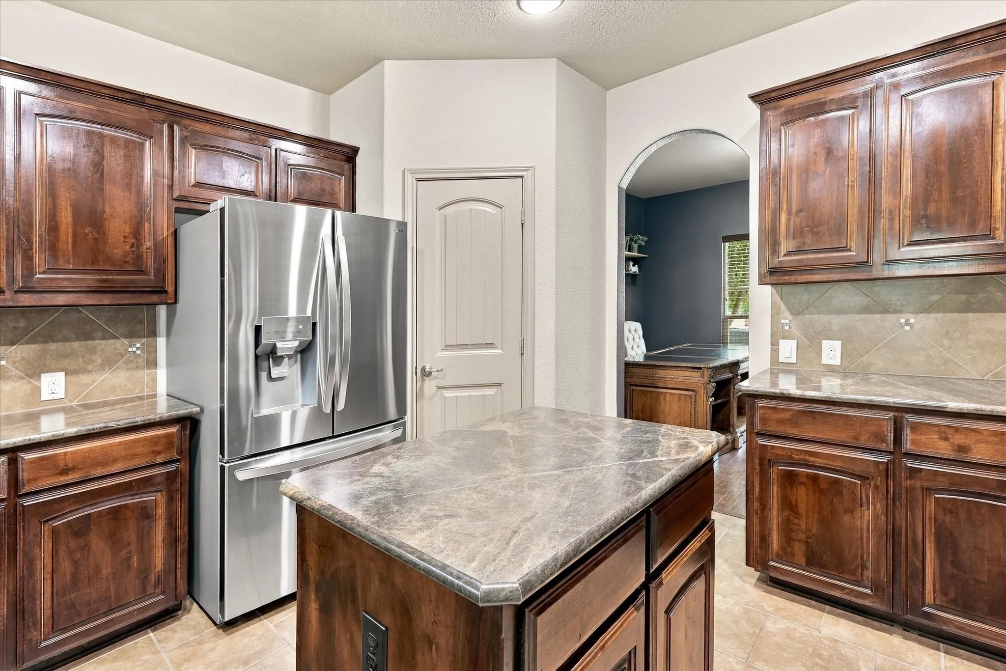 Single Family Residence For Sale in Denton County , 3132 Buckthorn Lane, Denton, Texas 76226, 4 Bedroom, 3 Bathroom, 2 Garage spaces, 3,003 Sqft, built in 2013, mls#21409143, Real Estate Agent in Denton, Homes For Sale in Denton county, Homes For Sale in Denton, Realtor in Denton Texas, Real Estate Brokerage Independent Realty Texas, Luminita Cordes Realtor