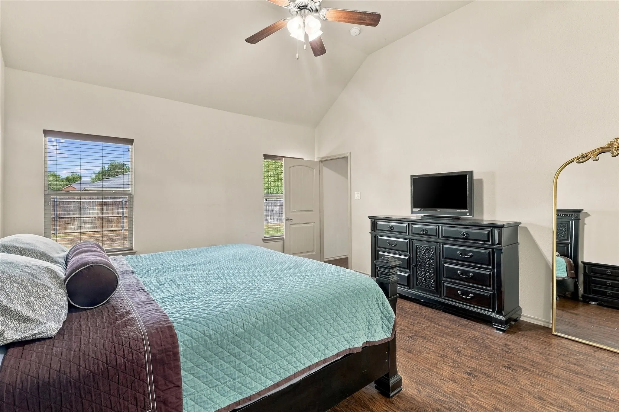 Single Family Residence For Sale in Denton County , 3132 Buckthorn Lane, Denton, Texas 76226, 4 Bedroom, 3 Bathroom, 2 Garage spaces, 3,003 Sqft, built in 2013, mls#21409143, Real Estate Agent in Denton, Homes For Sale in Denton county, Homes For Sale in Denton, Realtor in Denton Texas, Real Estate Brokerage Independent Realty Texas, Luminita Cordes Realtor
