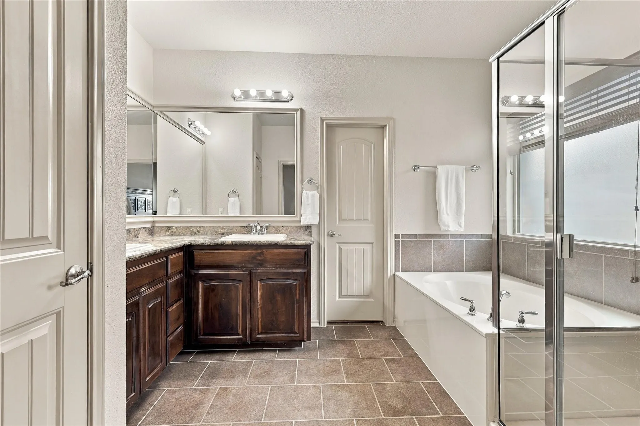 Single Family Residence For Sale in Denton County , 3132 Buckthorn Lane, Denton, Texas 76226, 4 Bedroom, 3 Bathroom, 2 Garage spaces, 3,003 Sqft, built in 2013, mls#21409143, Real Estate Agent in Denton, Homes For Sale in Denton county, Homes For Sale in Denton, Realtor in Denton Texas, Real Estate Brokerage Independent Realty Texas, Luminita Cordes Realtor