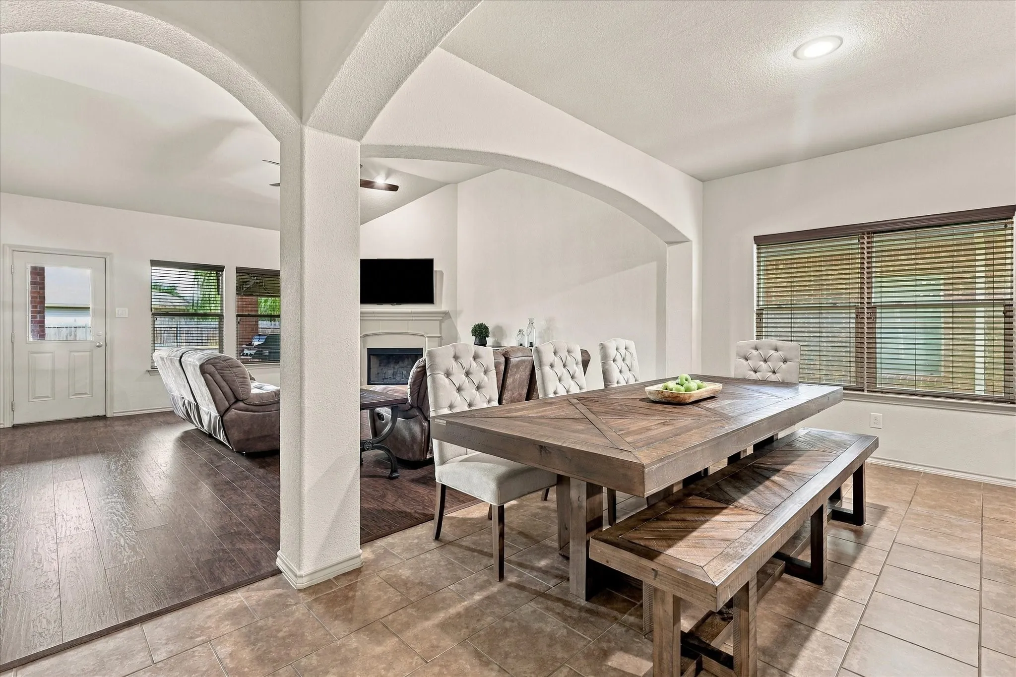 Single Family Residence For Sale in Denton County , 3132 Buckthorn Lane, Denton, Texas 76226, 4 Bedroom, 3 Bathroom, 2 Garage spaces, 3,003 Sqft, built in 2013, mls#21409143, Real Estate Agent in Denton, Homes For Sale in Denton county, Homes For Sale in Denton, Realtor in Denton Texas, Real Estate Brokerage Independent Realty Texas, Luminita Cordes Realtor