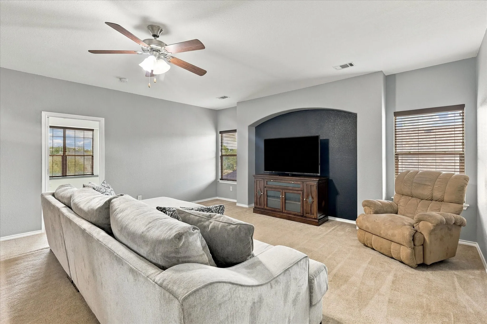 Single Family Residence For Sale in Denton County , 3132 Buckthorn Lane, Denton, Texas 76226, 4 Bedroom, 3 Bathroom, 2 Garage spaces, 3,003 Sqft, built in 2013, mls#21409143, Real Estate Agent in Denton, Homes For Sale in Denton county, Homes For Sale in Denton, Realtor in Denton Texas, Real Estate Brokerage Independent Realty Texas, Luminita Cordes Realtor