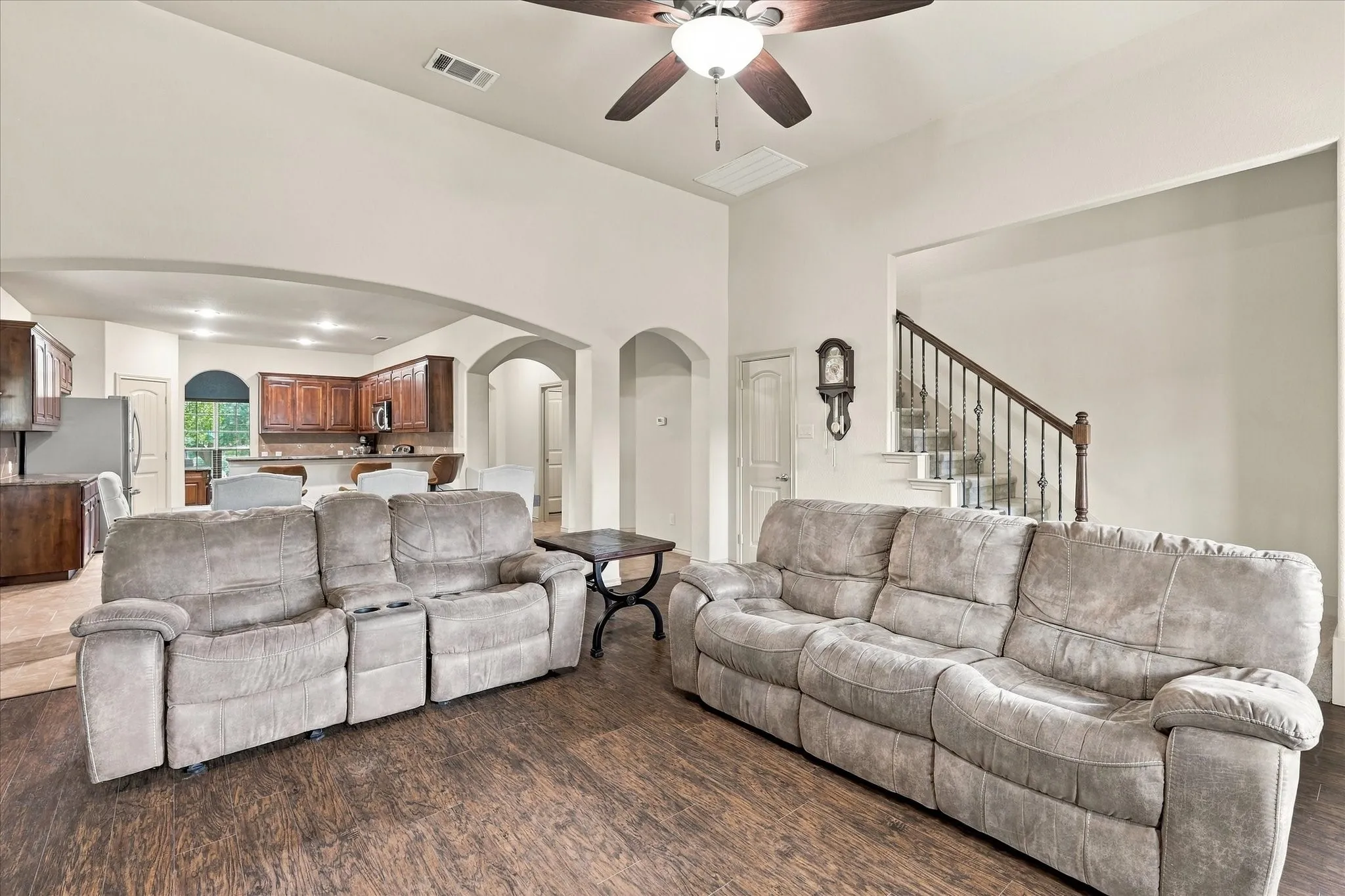 Single Family Residence For Sale in Denton County , 3132 Buckthorn Lane, Denton, Texas 76226, 4 Bedroom, 3 Bathroom, 2 Garage spaces, 3,003 Sqft, built in 2013, mls#21409143, Real Estate Agent in Denton, Homes For Sale in Denton county, Homes For Sale in Denton, Realtor in Denton Texas, Real Estate Brokerage Independent Realty Texas, Luminita Cordes Realtor