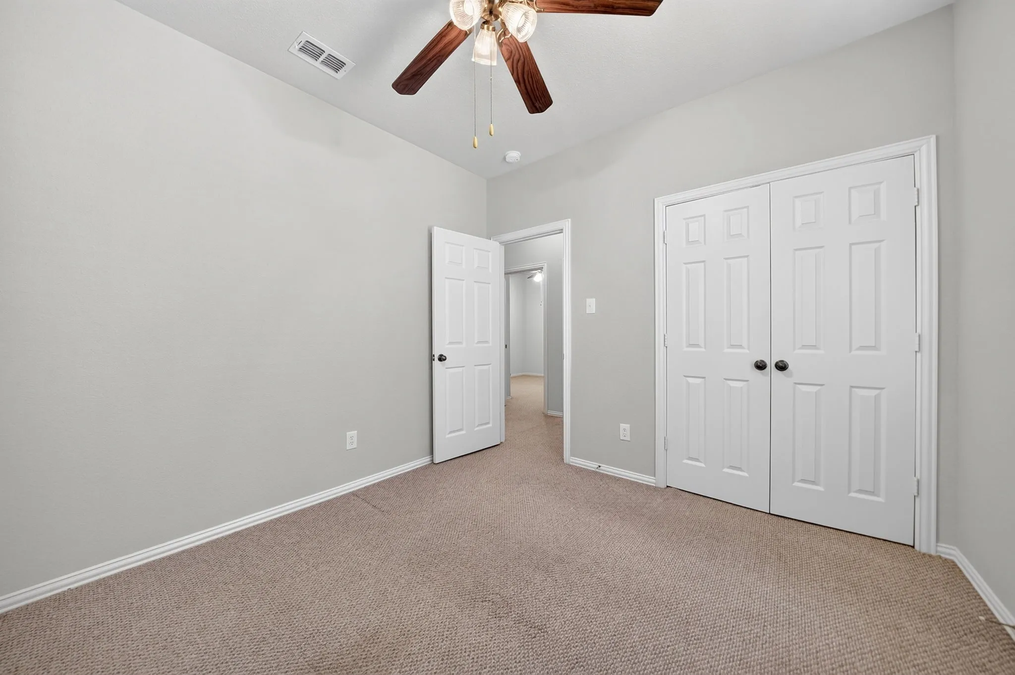 Single Family Residence For Sale in Rockwall County , 2923 Tangleglen Drive, Rockwall, Texas 75032, 4 Bedroom, 2 Bathroom, 2 Garage spaces, 1,991 Sqft, built in 2004, mls#21409130, Real Estate Agent in Rockwall, Homes For Sale in Rockwall county, Homes For Sale in Rockwall, Realtor in Rockwall Texas, Real Estate Brokerage Independent Realty Texas, Luminita Cordes Realtor
