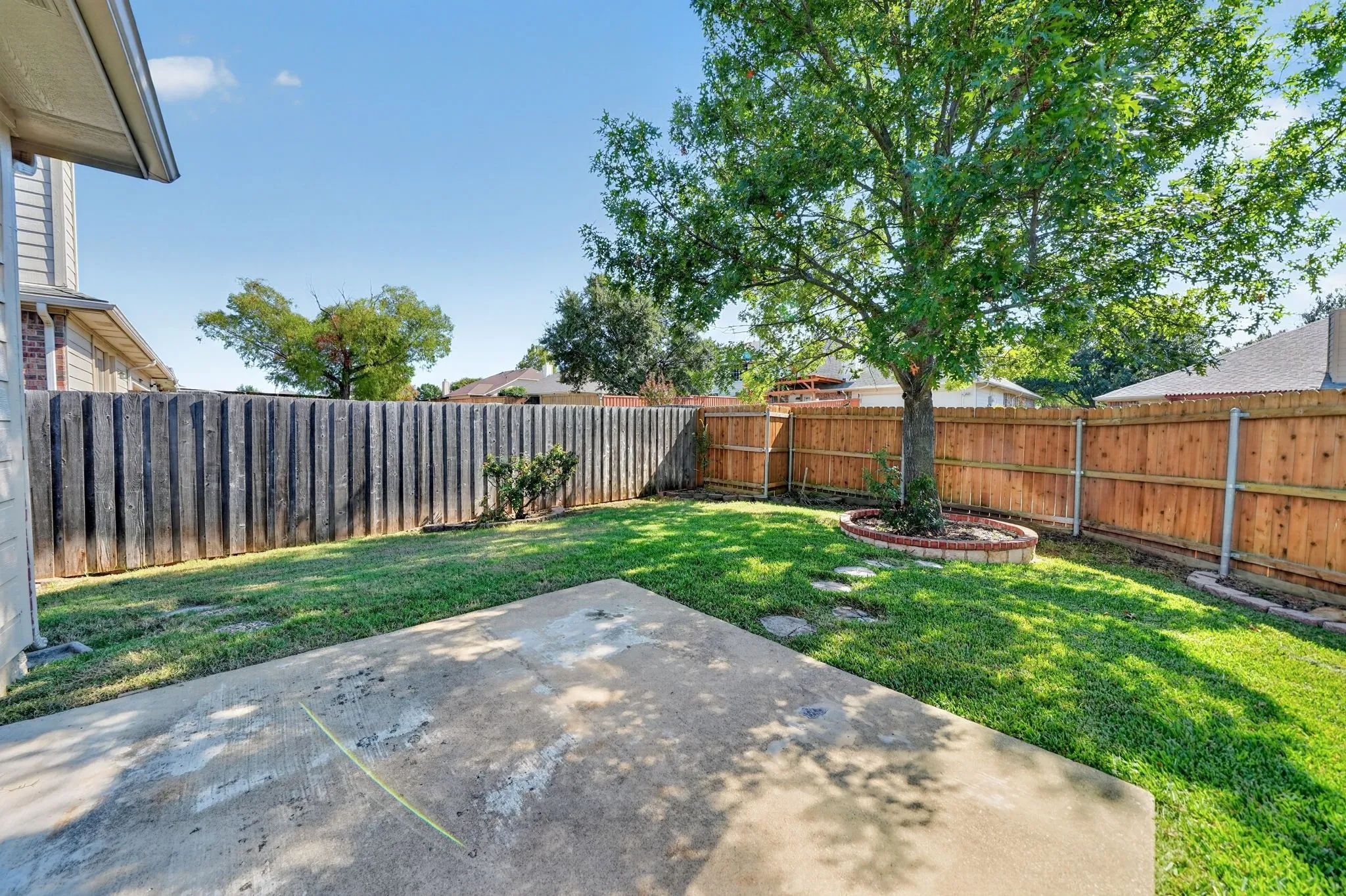 Single Family Residence For Sale in Rockwall County , 2923 Tangleglen Drive, Rockwall, Texas 75032, 4 Bedroom, 2 Bathroom, 2 Garage spaces, 1,991 Sqft, built in 2004, mls#21409130, Real Estate Agent in Rockwall, Homes For Sale in Rockwall county, Homes For Sale in Rockwall, Realtor in Rockwall Texas, Real Estate Brokerage Independent Realty Texas, Luminita Cordes Realtor