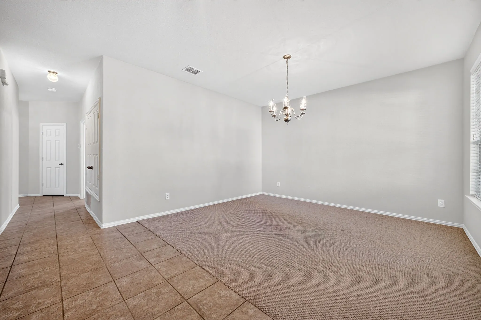 Single Family Residence For Sale in Rockwall County , 2923 Tangleglen Drive, Rockwall, Texas 75032, 4 Bedroom, 2 Bathroom, 2 Garage spaces, 1,991 Sqft, built in 2004, mls#21409130, Real Estate Agent in Rockwall, Homes For Sale in Rockwall county, Homes For Sale in Rockwall, Realtor in Rockwall Texas, Real Estate Brokerage Independent Realty Texas, Luminita Cordes Realtor