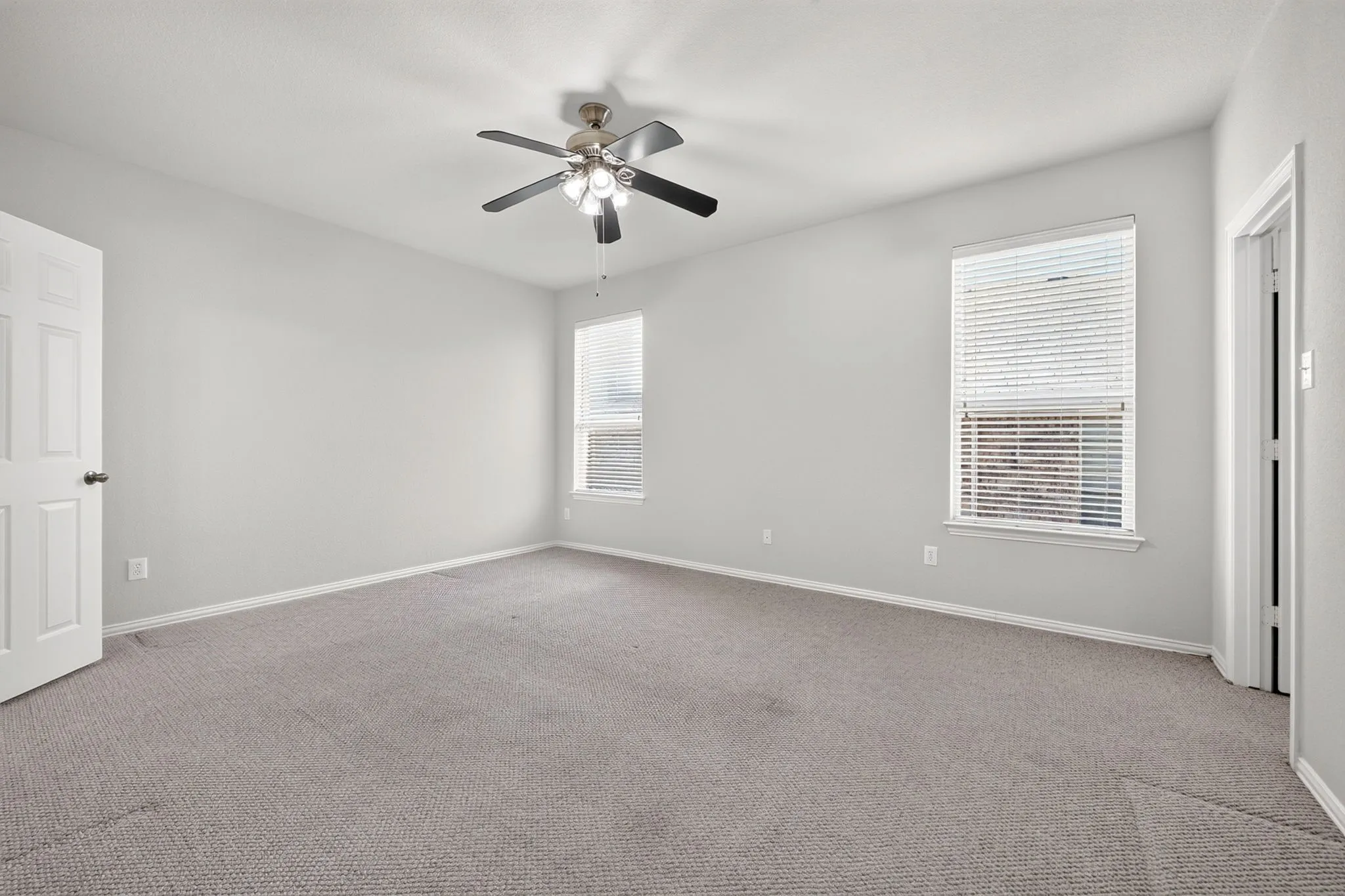 Single Family Residence For Sale in Rockwall County , 2923 Tangleglen Drive, Rockwall, Texas 75032, 4 Bedroom, 2 Bathroom, 2 Garage spaces, 1,991 Sqft, built in 2004, mls#21409130, Real Estate Agent in Rockwall, Homes For Sale in Rockwall county, Homes For Sale in Rockwall, Realtor in Rockwall Texas, Real Estate Brokerage Independent Realty Texas, Luminita Cordes Realtor