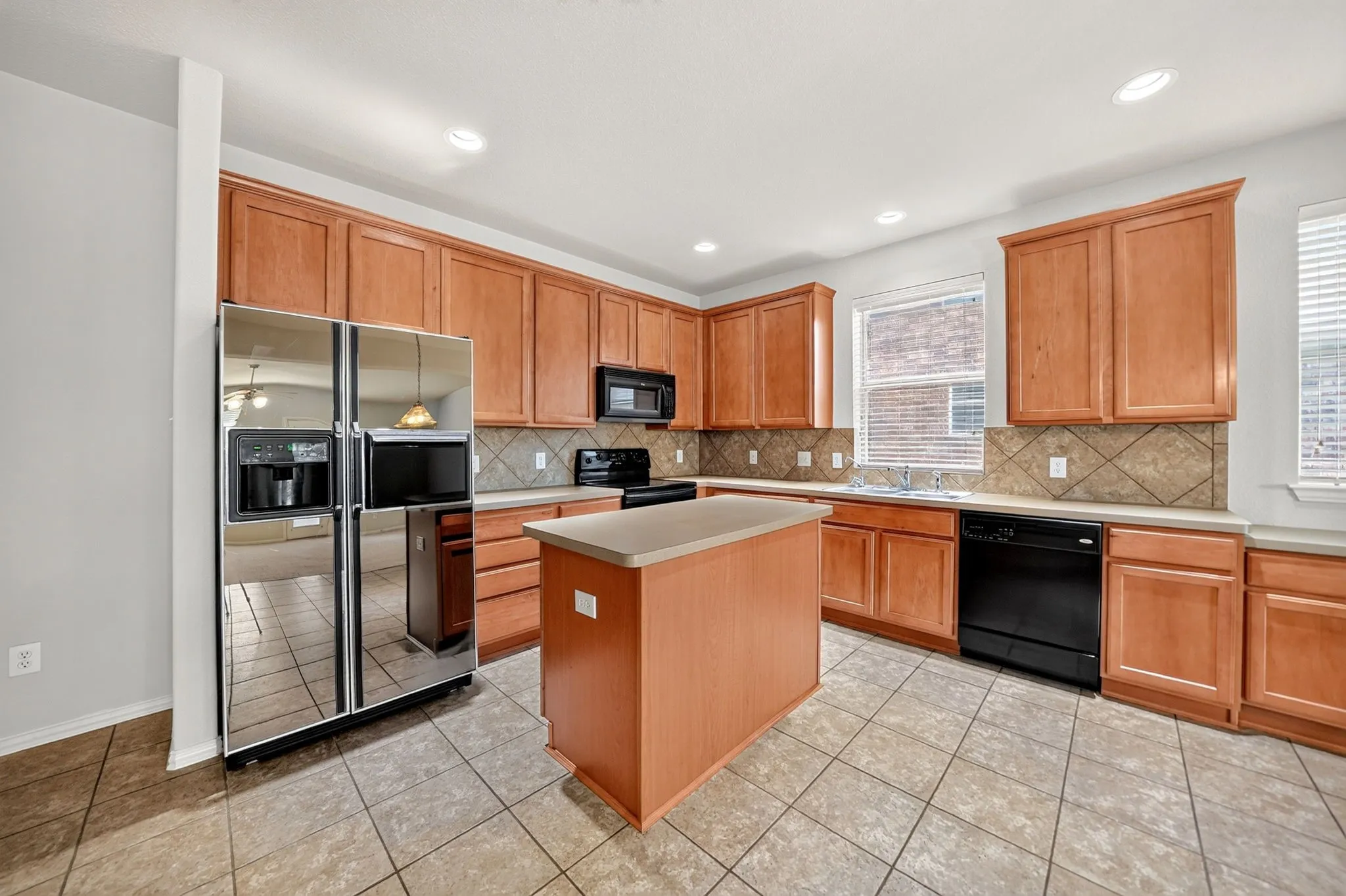 Single Family Residence For Sale in Rockwall County , 2923 Tangleglen Drive, Rockwall, Texas 75032, 4 Bedroom, 2 Bathroom, 2 Garage spaces, 1,991 Sqft, built in 2004, mls#21409130, Real Estate Agent in Rockwall, Homes For Sale in Rockwall county, Homes For Sale in Rockwall, Realtor in Rockwall Texas, Real Estate Brokerage Independent Realty Texas, Luminita Cordes Realtor