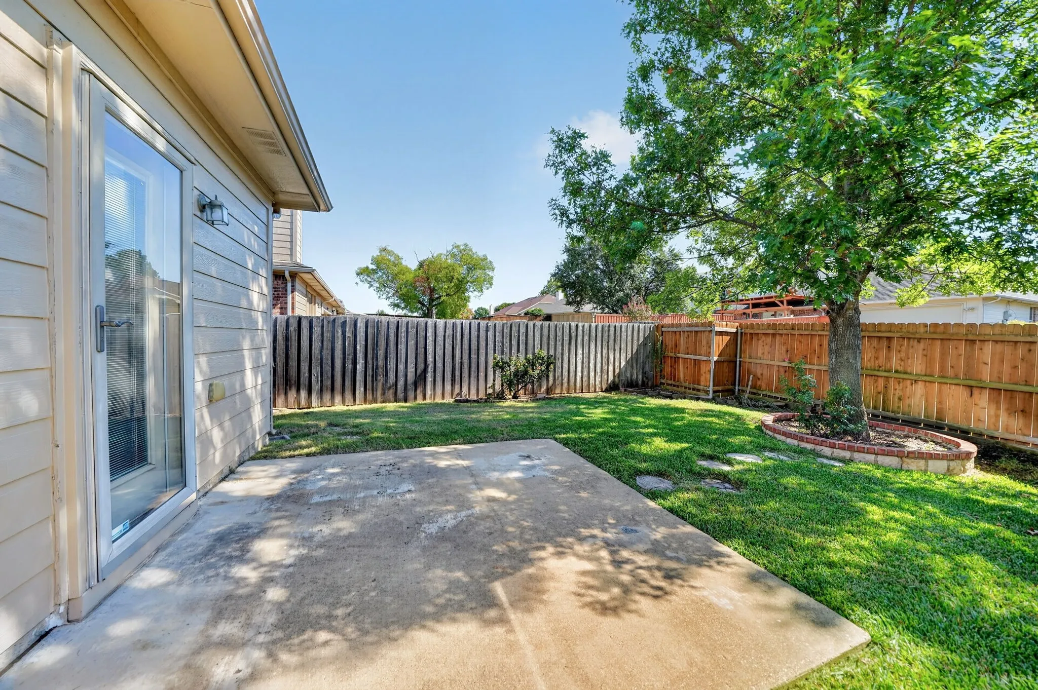 Single Family Residence For Sale in Rockwall County , 2923 Tangleglen Drive, Rockwall, Texas 75032, 4 Bedroom, 2 Bathroom, 2 Garage spaces, 1,991 Sqft, built in 2004, mls#21409130, Real Estate Agent in Rockwall, Homes For Sale in Rockwall county, Homes For Sale in Rockwall, Realtor in Rockwall Texas, Real Estate Brokerage Independent Realty Texas, Luminita Cordes Realtor
