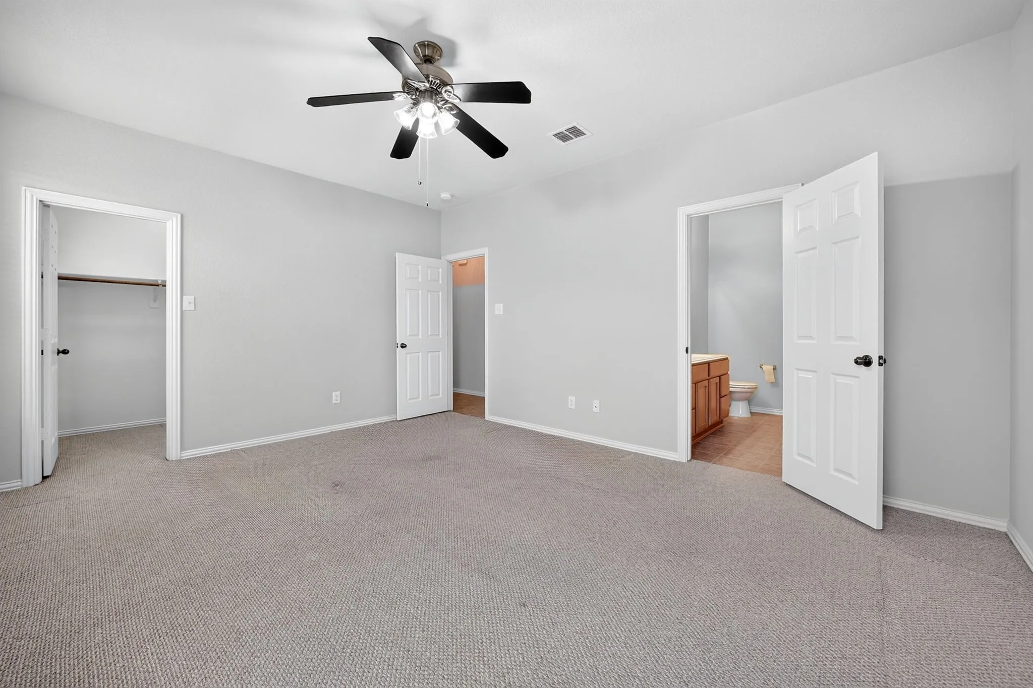 Single Family Residence For Sale in Rockwall County , 2923 Tangleglen Drive, Rockwall, Texas 75032, 4 Bedroom, 2 Bathroom, 2 Garage spaces, 1,991 Sqft, built in 2004, mls#21409130, Real Estate Agent in Rockwall, Homes For Sale in Rockwall county, Homes For Sale in Rockwall, Realtor in Rockwall Texas, Real Estate Brokerage Independent Realty Texas, Luminita Cordes Realtor
