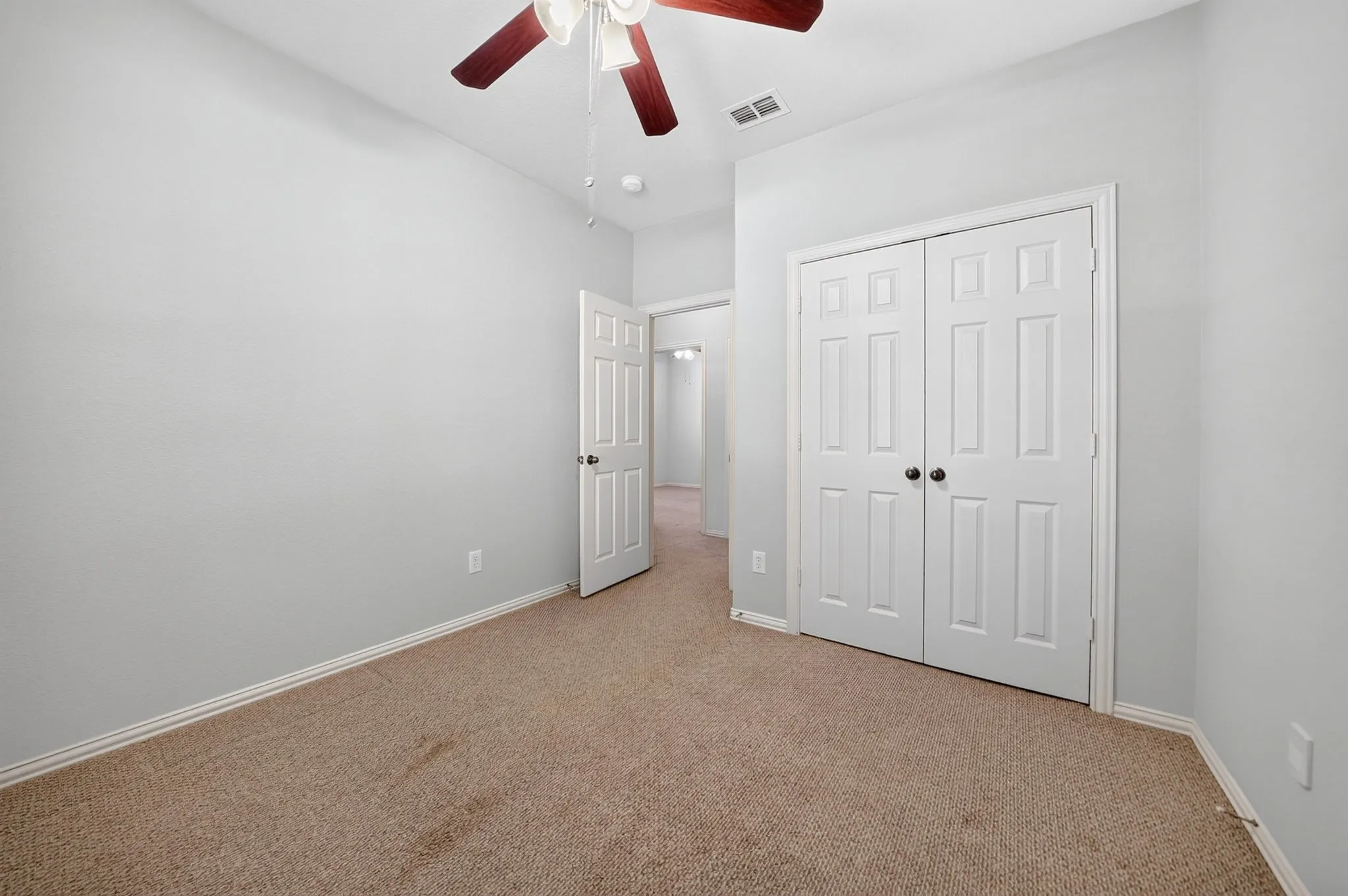 Single Family Residence For Sale in Rockwall County , 2923 Tangleglen Drive, Rockwall, Texas 75032, 4 Bedroom, 2 Bathroom, 2 Garage spaces, 1,991 Sqft, built in 2004, mls#21409130, Real Estate Agent in Rockwall, Homes For Sale in Rockwall county, Homes For Sale in Rockwall, Realtor in Rockwall Texas, Real Estate Brokerage Independent Realty Texas, Luminita Cordes Realtor