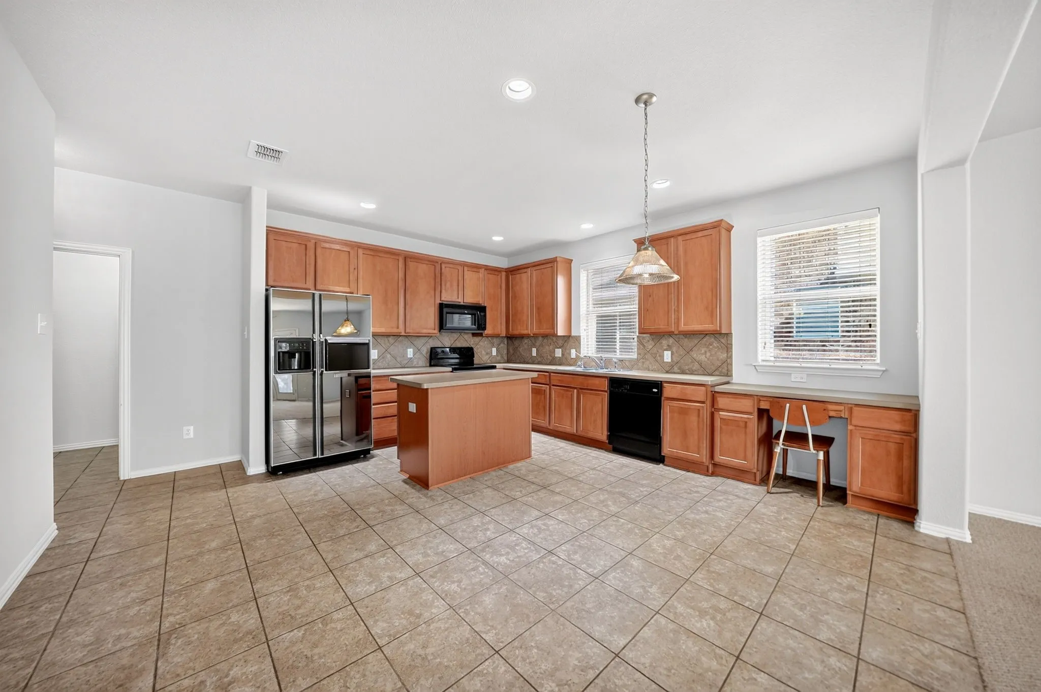 Single Family Residence For Sale in Rockwall County , 2923 Tangleglen Drive, Rockwall, Texas 75032, 4 Bedroom, 2 Bathroom, 2 Garage spaces, 1,991 Sqft, built in 2004, mls#21409130, Real Estate Agent in Rockwall, Homes For Sale in Rockwall county, Homes For Sale in Rockwall, Realtor in Rockwall Texas, Real Estate Brokerage Independent Realty Texas, Luminita Cordes Realtor