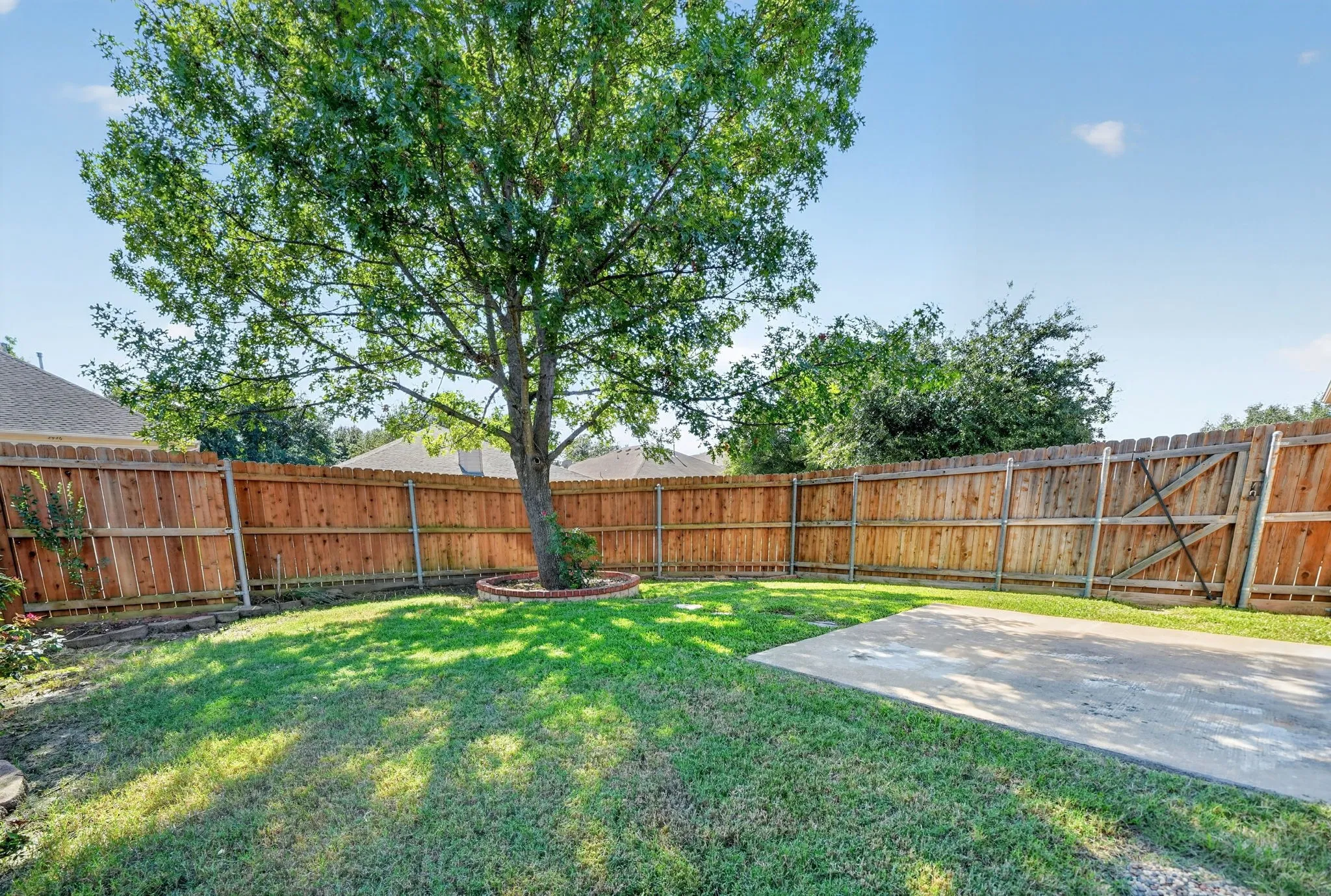 Single Family Residence For Sale in Rockwall County , 2923 Tangleglen Drive, Rockwall, Texas 75032, 4 Bedroom, 2 Bathroom, 2 Garage spaces, 1,991 Sqft, built in 2004, mls#21409130, Real Estate Agent in Rockwall, Homes For Sale in Rockwall county, Homes For Sale in Rockwall, Realtor in Rockwall Texas, Real Estate Brokerage Independent Realty Texas, Luminita Cordes Realtor