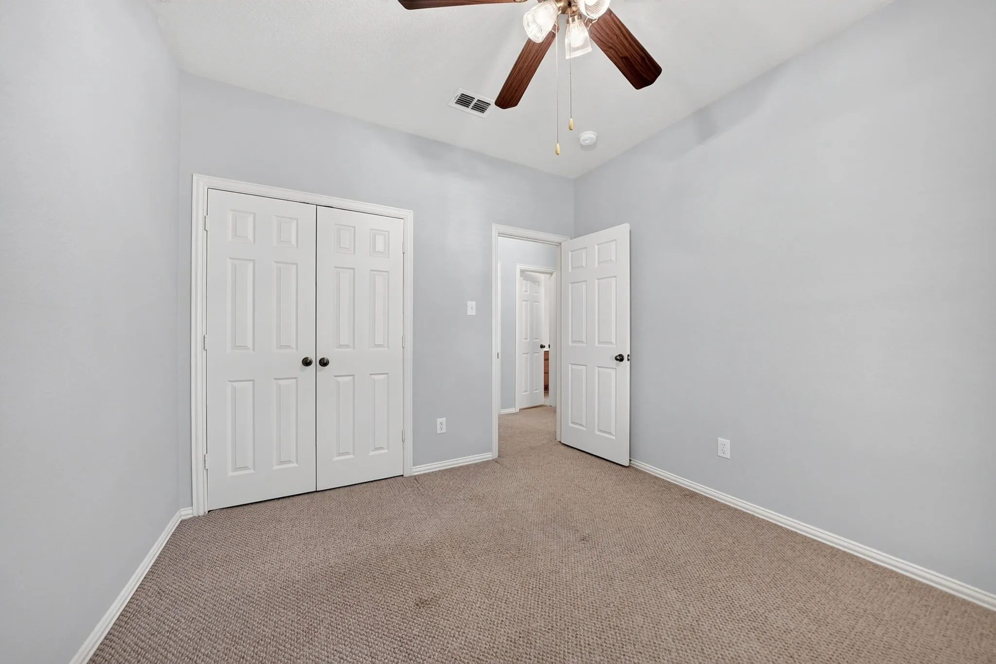 Single Family Residence For Sale in Rockwall County , 2923 Tangleglen Drive, Rockwall, Texas 75032, 4 Bedroom, 2 Bathroom, 2 Garage spaces, 1,991 Sqft, built in 2004, mls#21409130, Real Estate Agent in Rockwall, Homes For Sale in Rockwall county, Homes For Sale in Rockwall, Realtor in Rockwall Texas, Real Estate Brokerage Independent Realty Texas, Luminita Cordes Realtor