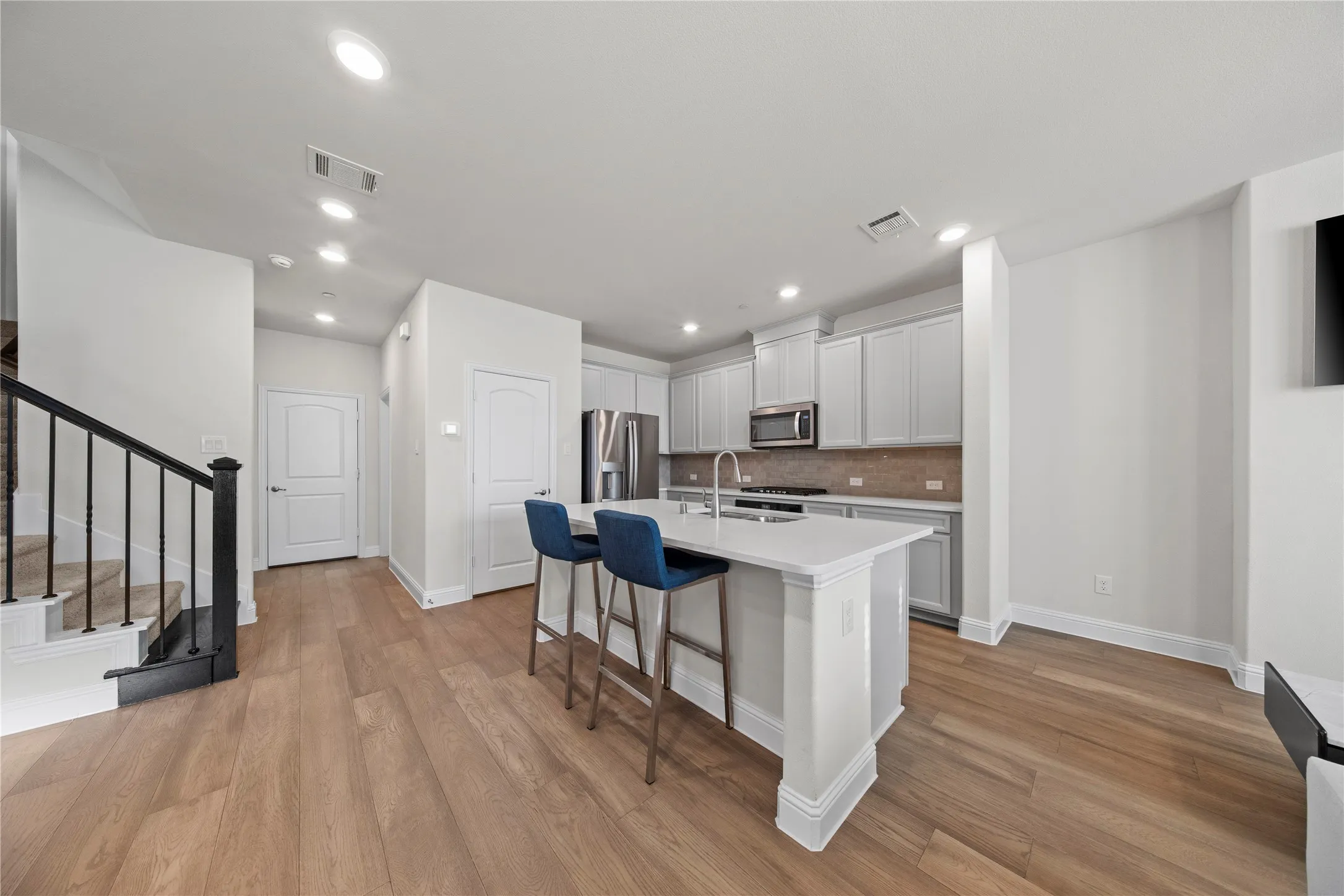 Condominium For Rent in Dallas County , 7849 Sunset Boulevard, Rowlett, Texas 75088, 3 Bedroom, 3 Bathroom, 2 Garage spaces, 2,174 Sqft, built in 2023, mls#21408993, Real Estate Agent in Rowlett, Homes For Rent in Dallas county, Homes For Rent in Rowlett, Realtor in Rowlett Texas, Real Estate Brokerage Independent Realty Texas, Luminita Cordes Realtor
