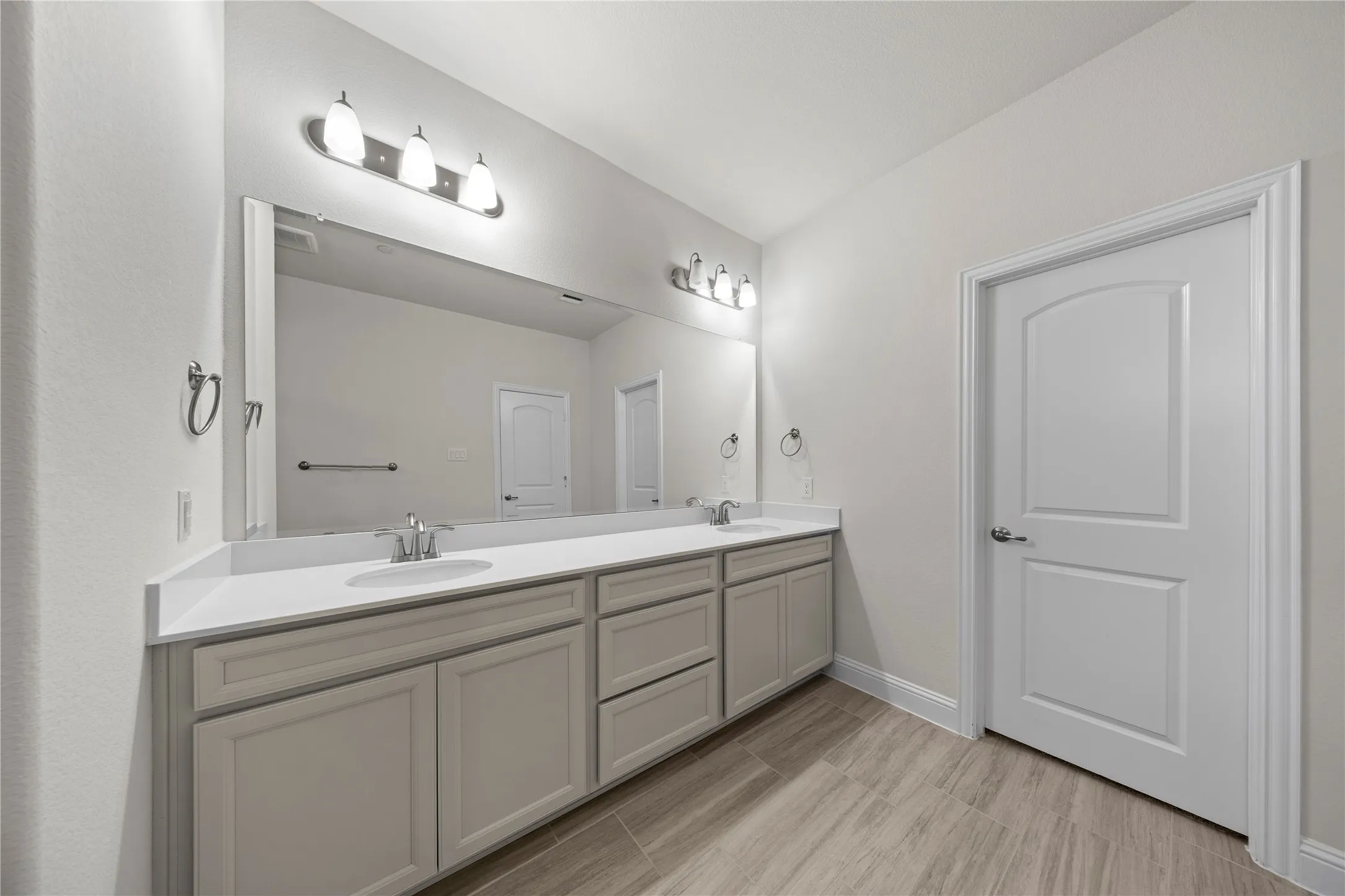 Condominium For Rent in Dallas County , 7849 Sunset Boulevard, Rowlett, Texas 75088, 3 Bedroom, 3 Bathroom, 2 Garage spaces, 2,174 Sqft, built in 2023, mls#21408993, Real Estate Agent in Rowlett, Homes For Rent in Dallas county, Homes For Rent in Rowlett, Realtor in Rowlett Texas, Real Estate Brokerage Independent Realty Texas, Luminita Cordes Realtor
