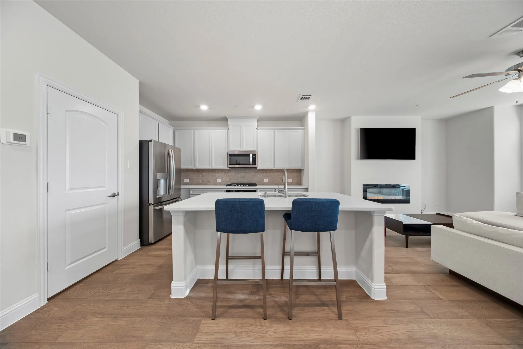Condominium For Rent in Dallas County , 7849 Sunset Boulevard, Rowlett, Texas 75088, 3 Bedroom, 3 Bathroom, 2 Garage spaces, 2,174 Sqft, built in 2023, mls#21408993, Real Estate Agent in Rowlett, Homes For Rent in Dallas county, Homes For Rent in Rowlett, Realtor in Rowlett Texas, Real Estate Brokerage Independent Realty Texas, Luminita Cordes Realtor