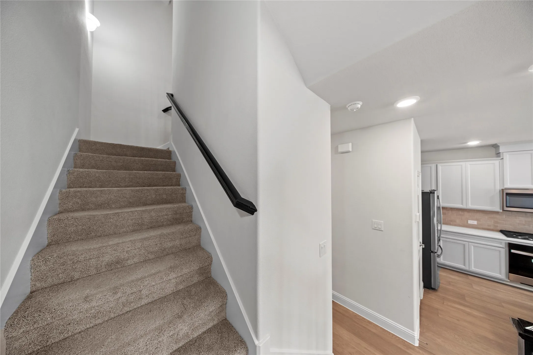 Condominium For Rent in Dallas County , 7849 Sunset Boulevard, Rowlett, Texas 75088, 3 Bedroom, 3 Bathroom, 2 Garage spaces, 2,174 Sqft, built in 2023, mls#21408993, Real Estate Agent in Rowlett, Homes For Rent in Dallas county, Homes For Rent in Rowlett, Realtor in Rowlett Texas, Real Estate Brokerage Independent Realty Texas, Luminita Cordes Realtor