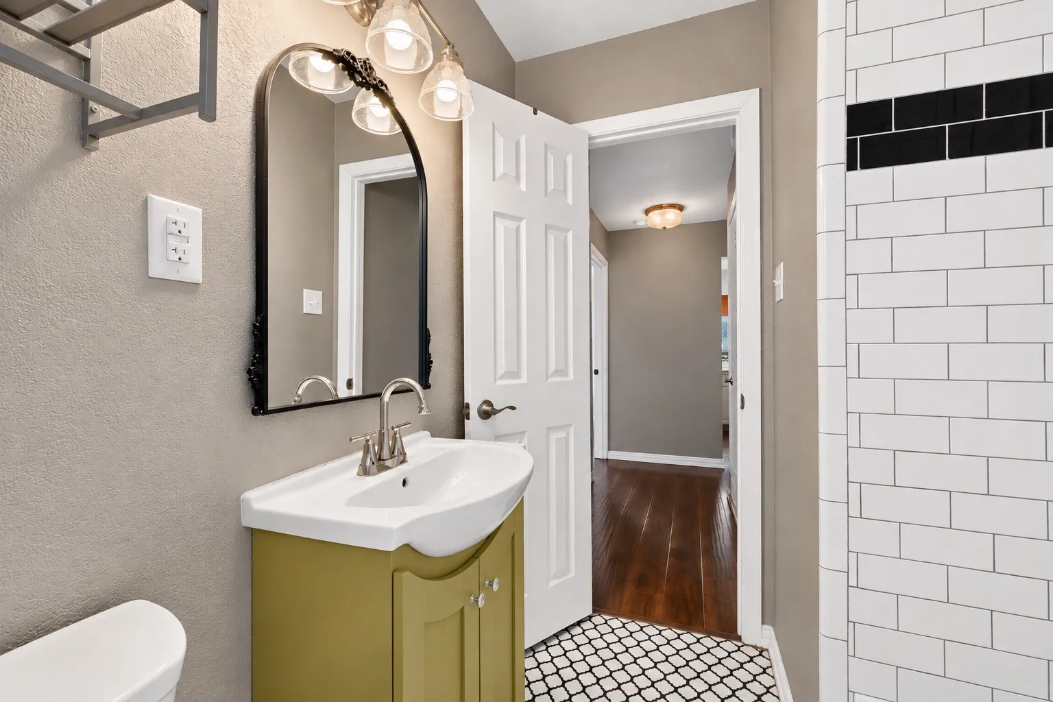 Single Family Residence For Sale in Dallas County , 2822 Materhorn Drive, Dallas, Texas 75228, 3 Bedroom, 2 Bathroom, Garage spaces, 1,458 Sqft, built in 1954, mls#21396487, Real Estate Agent in Dallas, Homes For Sale in Dallas county, Homes For Sale in Dallas, Realtor in Dallas Texas, Real Estate Brokerage Independent Realty Texas, Luminita Cordes Realtor