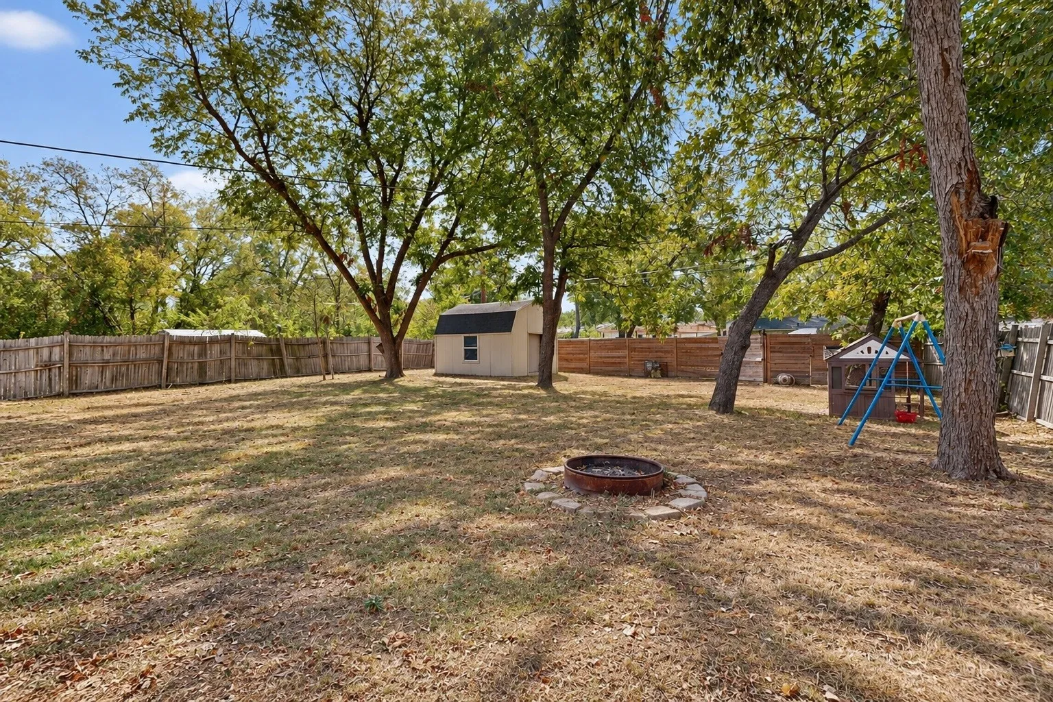 Single Family Residence For Sale in Dallas County , 2822 Materhorn Drive, Dallas, Texas 75228, 3 Bedroom, 2 Bathroom, Garage spaces, 1,458 Sqft, built in 1954, mls#21396487, Real Estate Agent in Dallas, Homes For Sale in Dallas county, Homes For Sale in Dallas, Realtor in Dallas Texas, Real Estate Brokerage Independent Realty Texas, Luminita Cordes Realtor